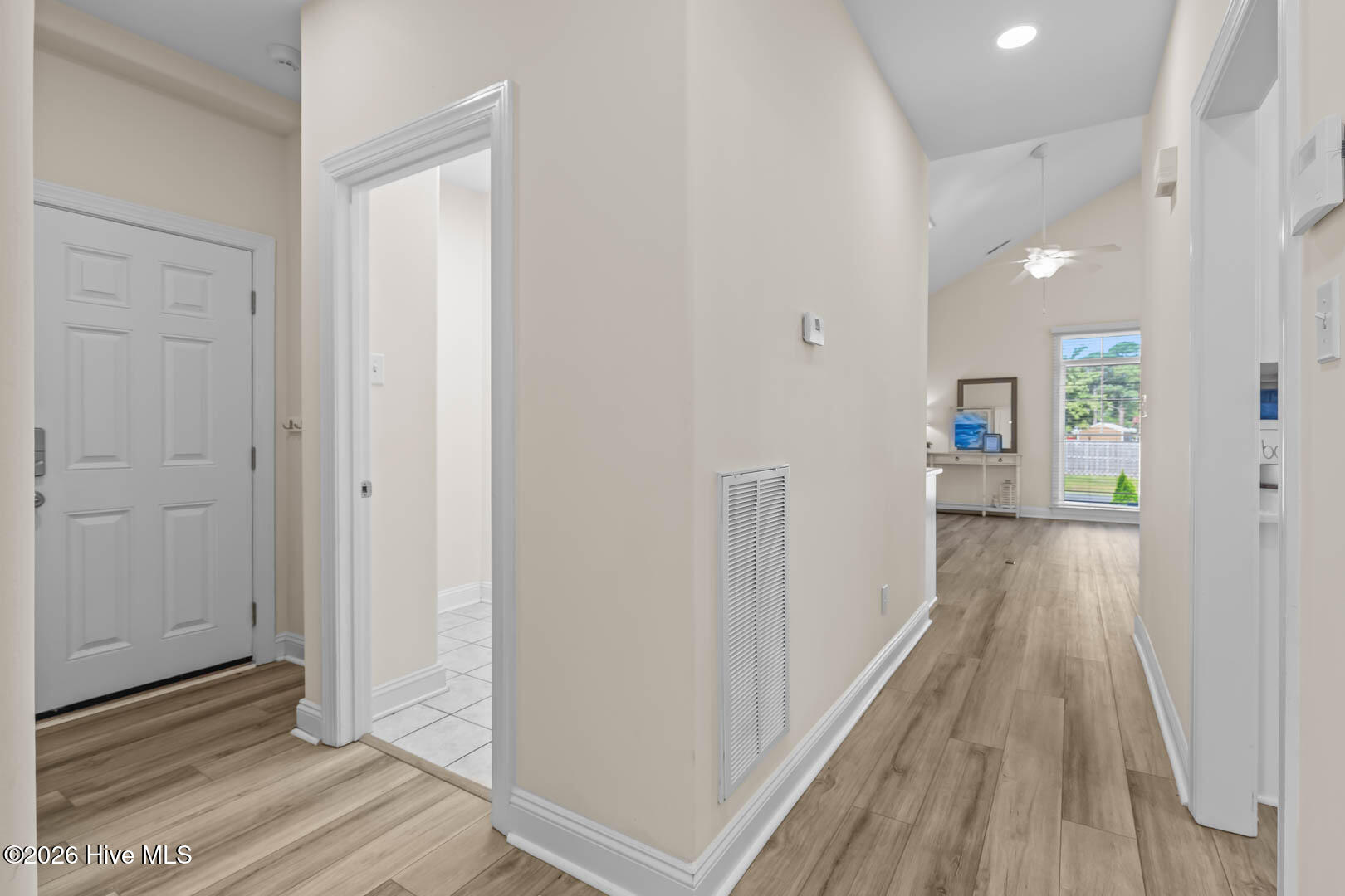 100552363 | Photo 50