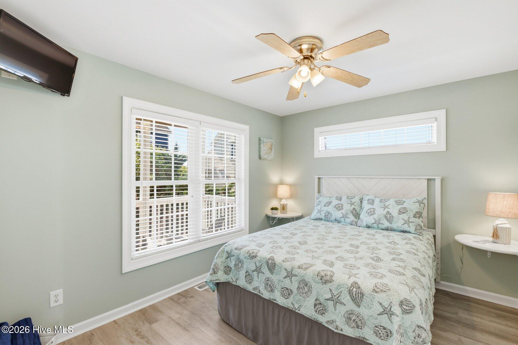 100570503 | Photo 34