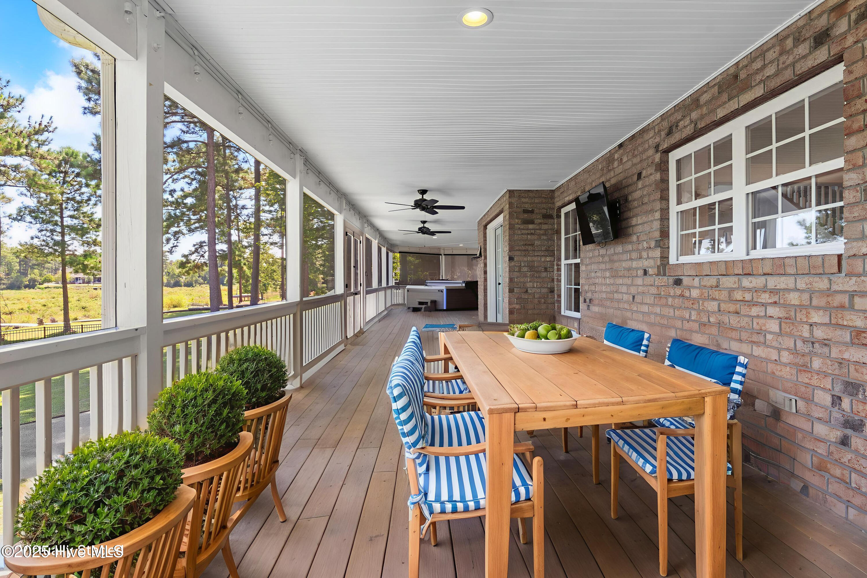 100526729 | Photo 80