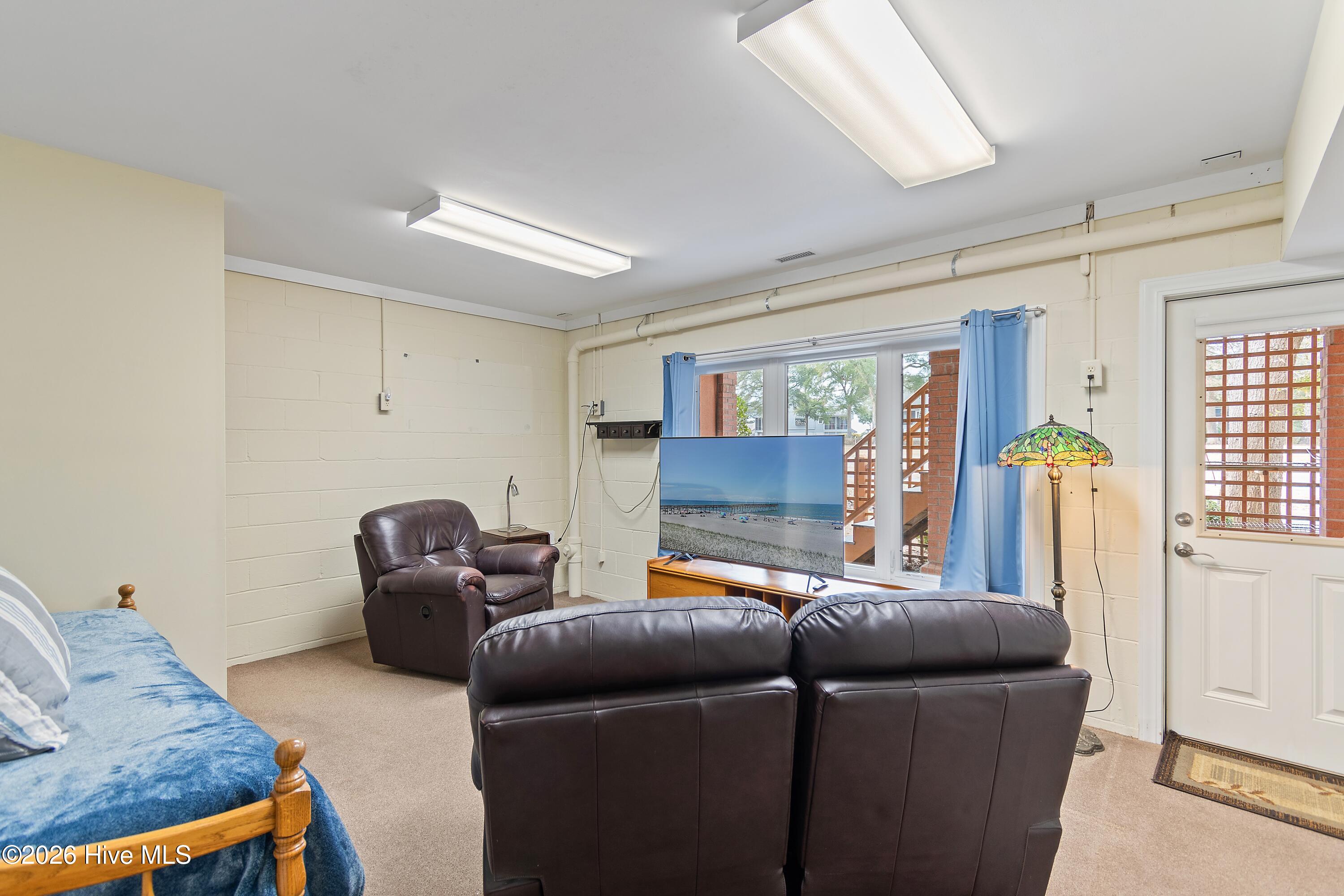 100557427 | Photo 47