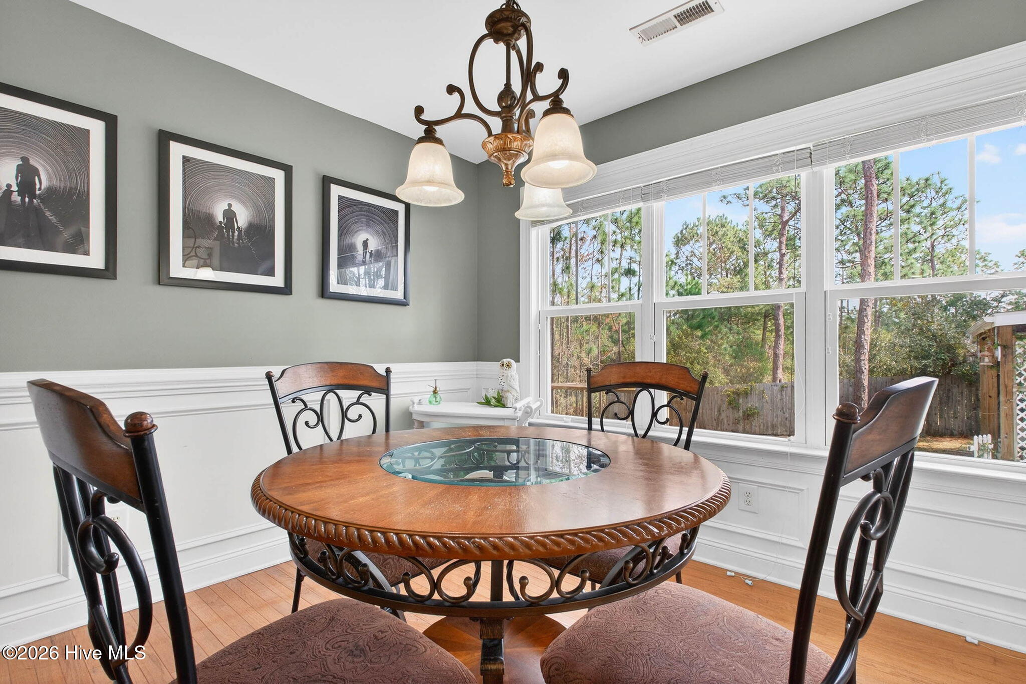 100561727 | Photo 16