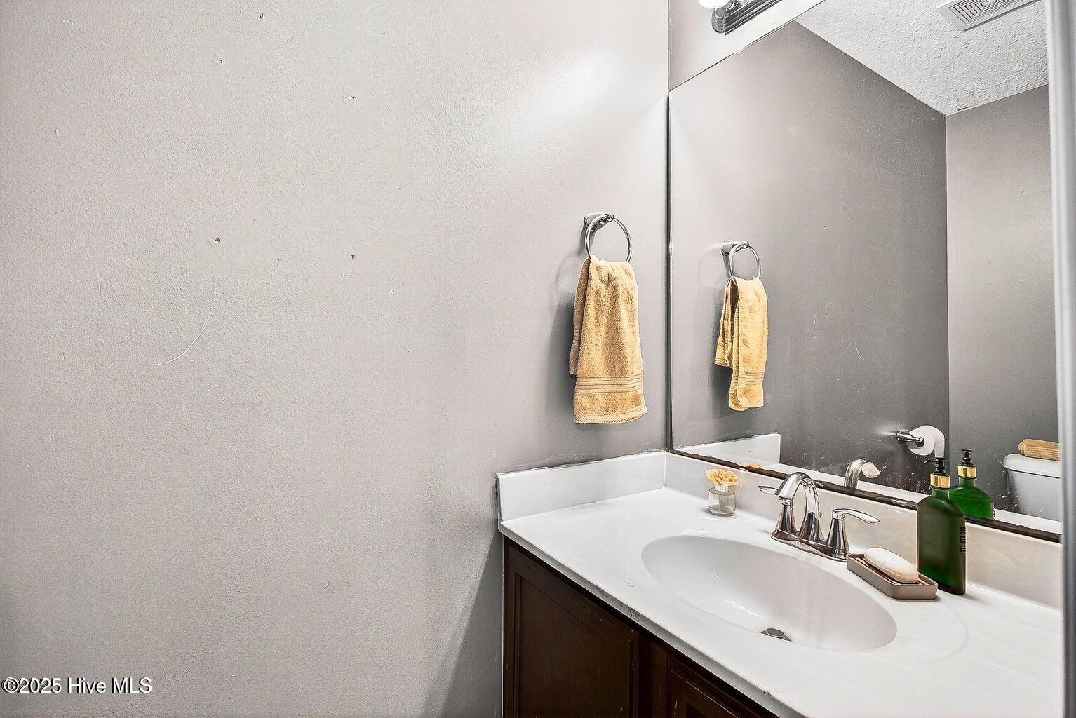 100540863 | Photo 10