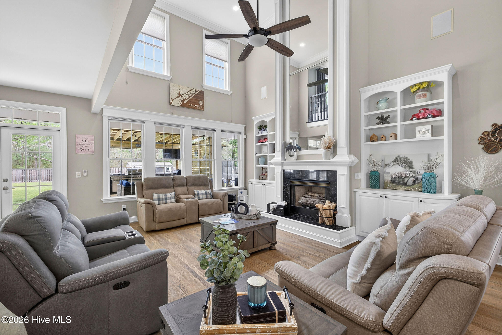 100563131 | Photo 17