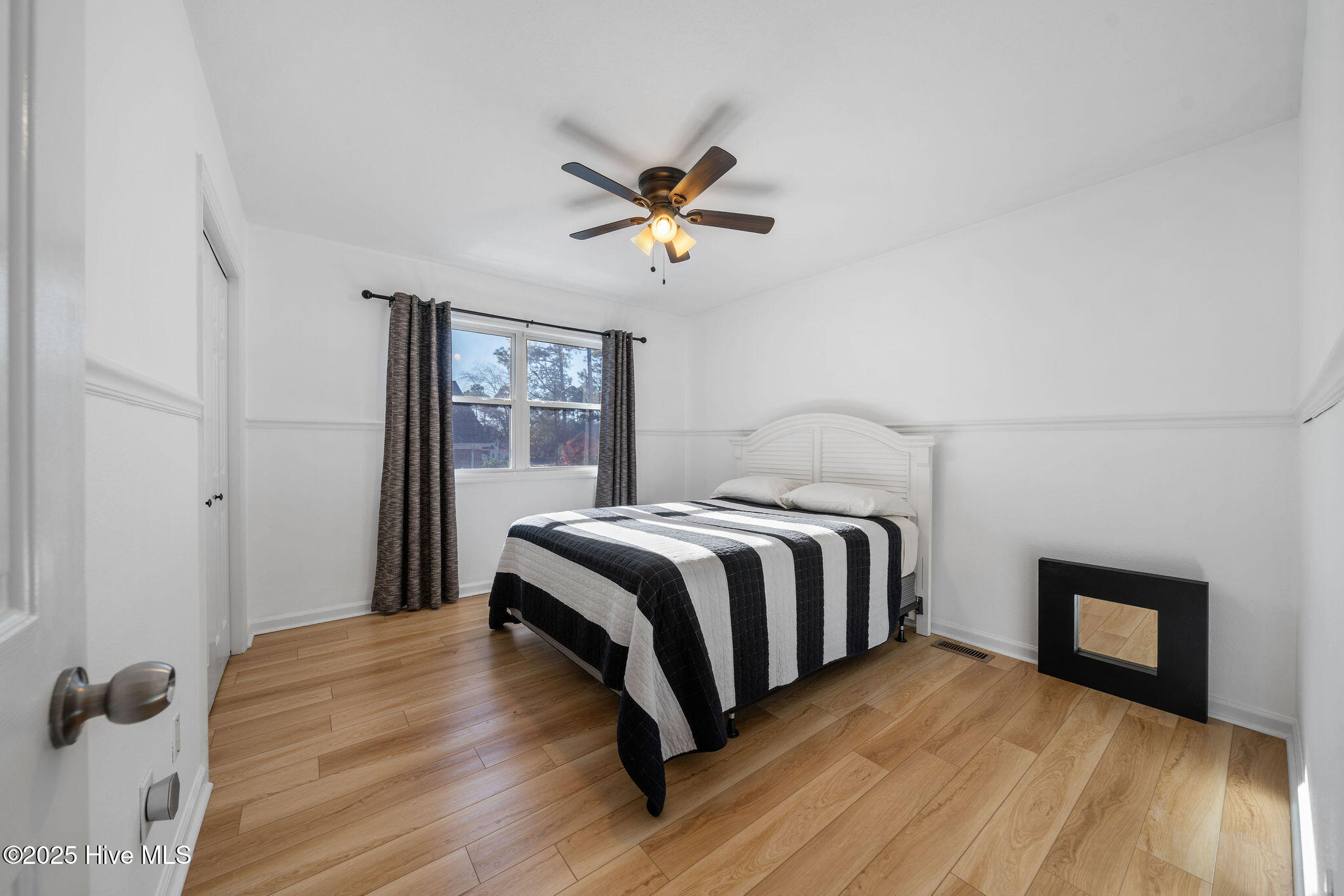 100541401 | Photo 35