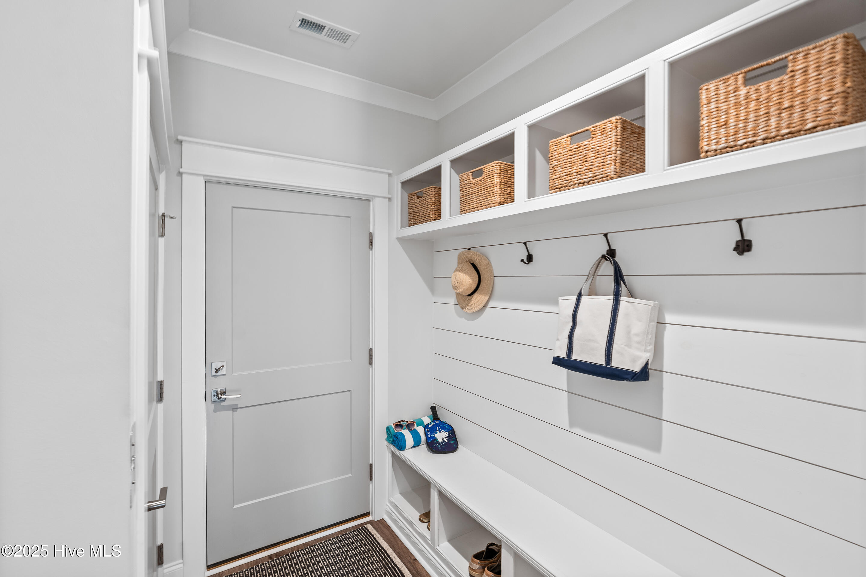 100516528 | Photo 11