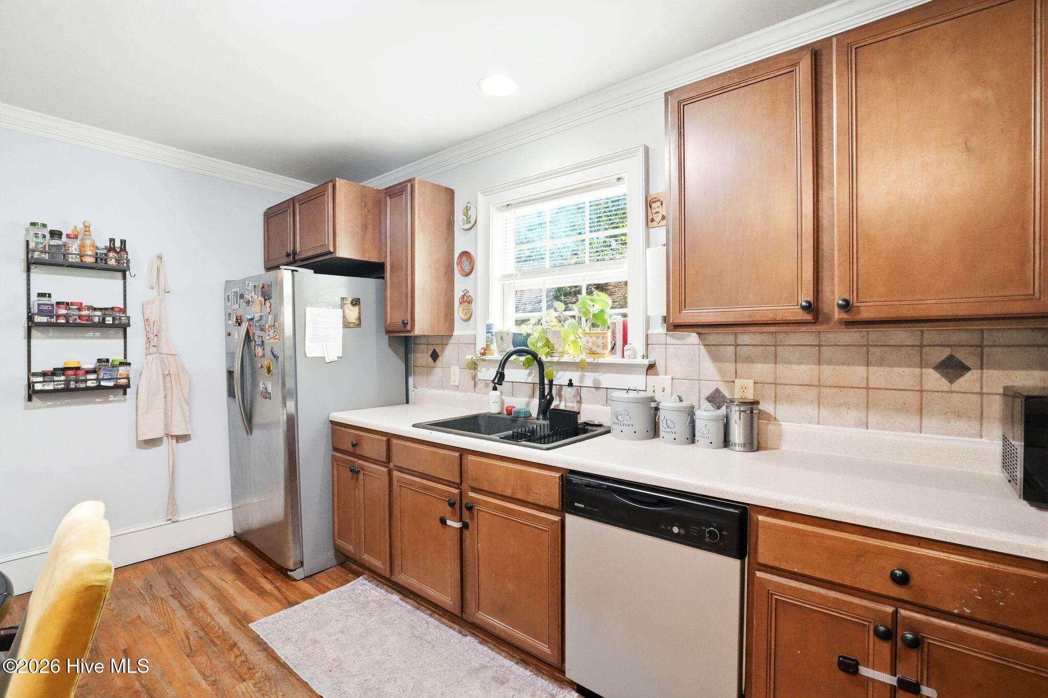 100564510 | Photo 37