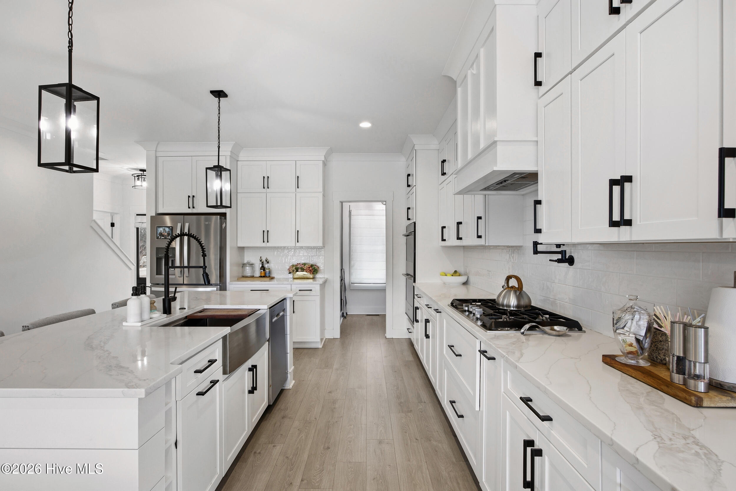 100558595 | Photo 15