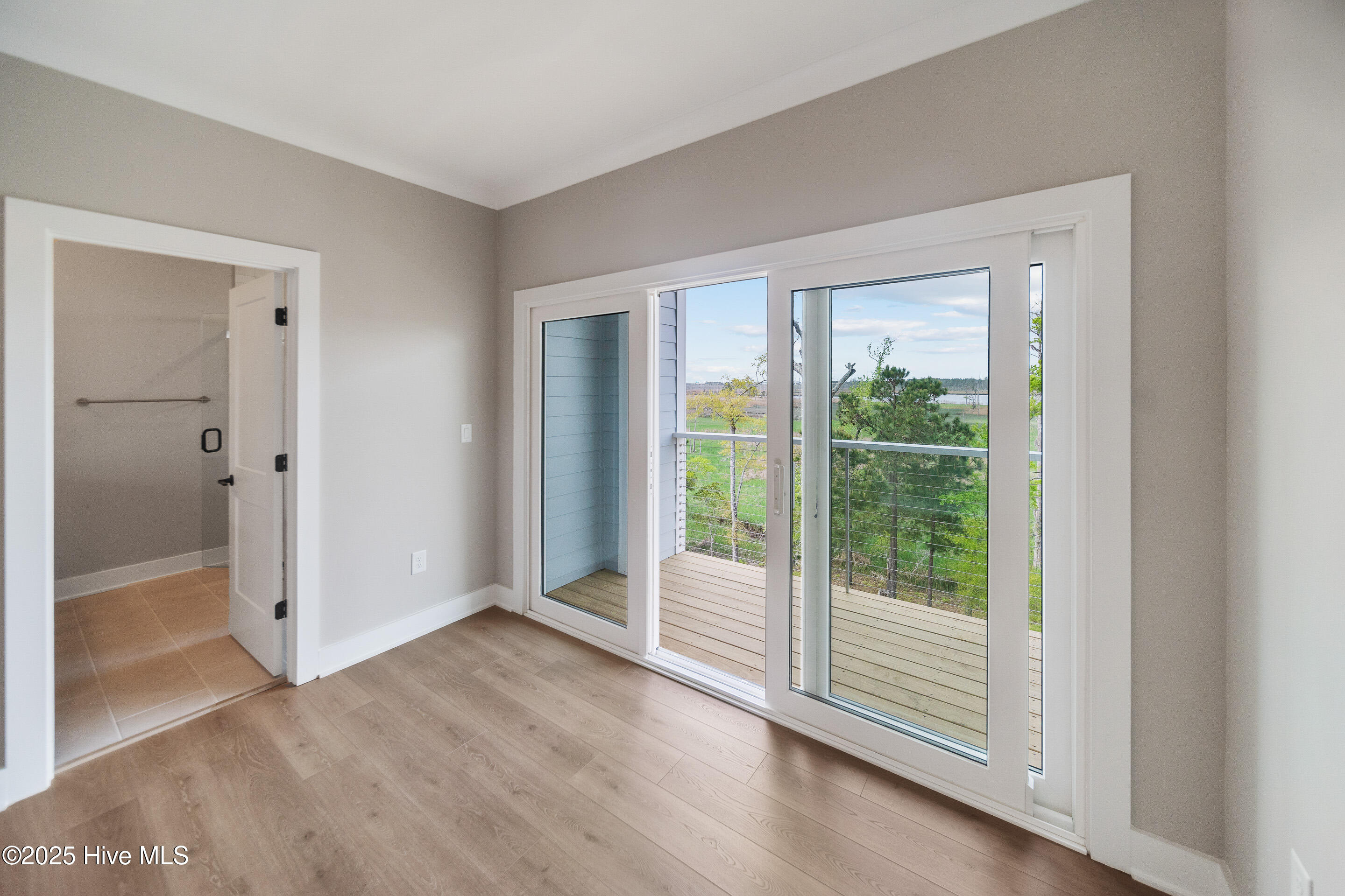 100454481 | Photo 19