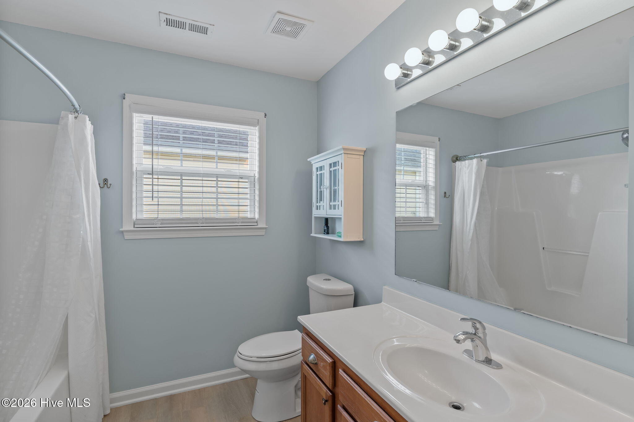 100565536 | Photo 17