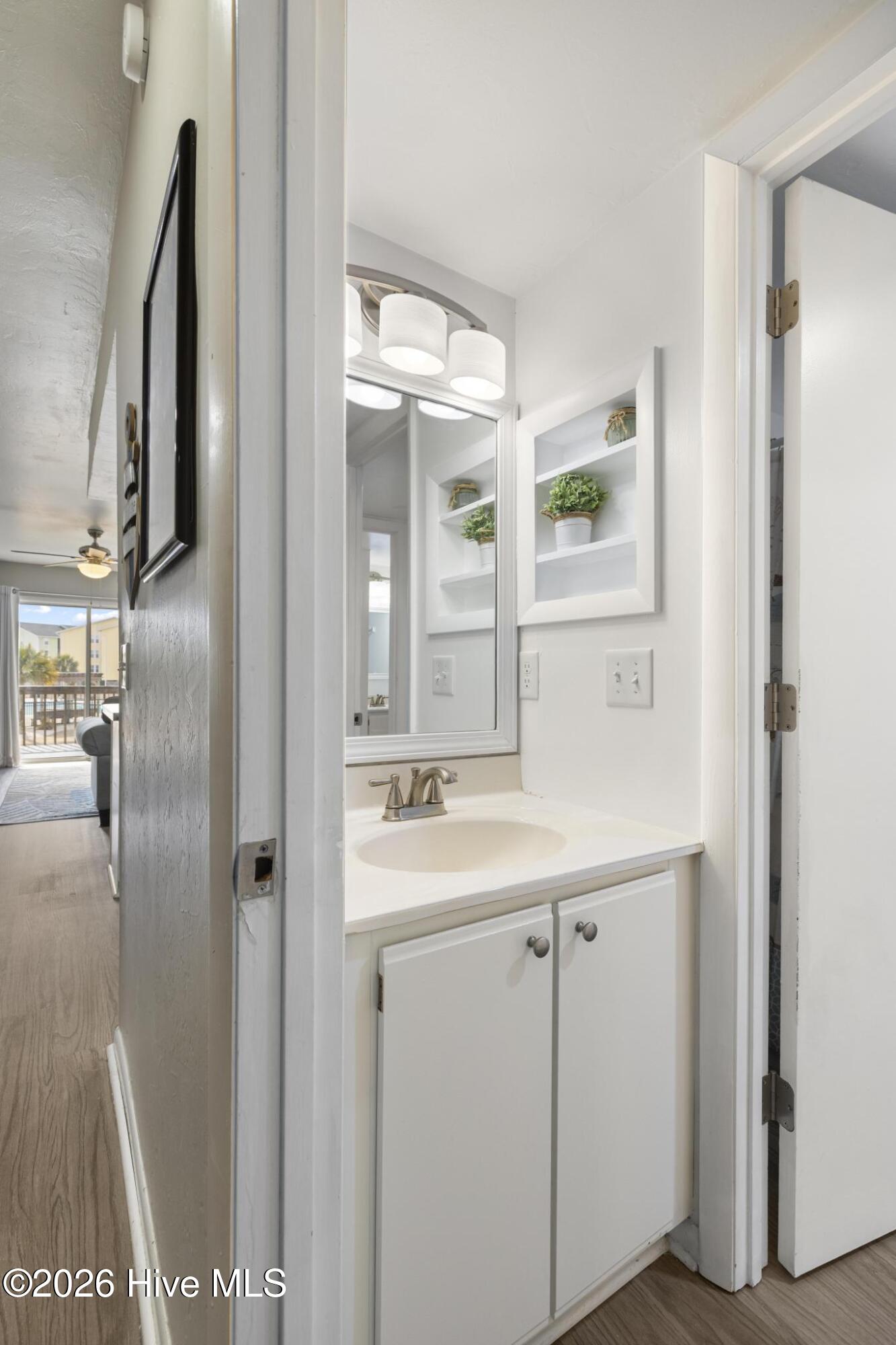 100555648 | Photo 15