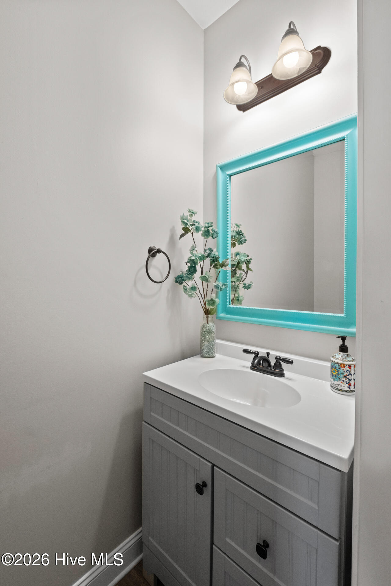 100566608 | Photo 17