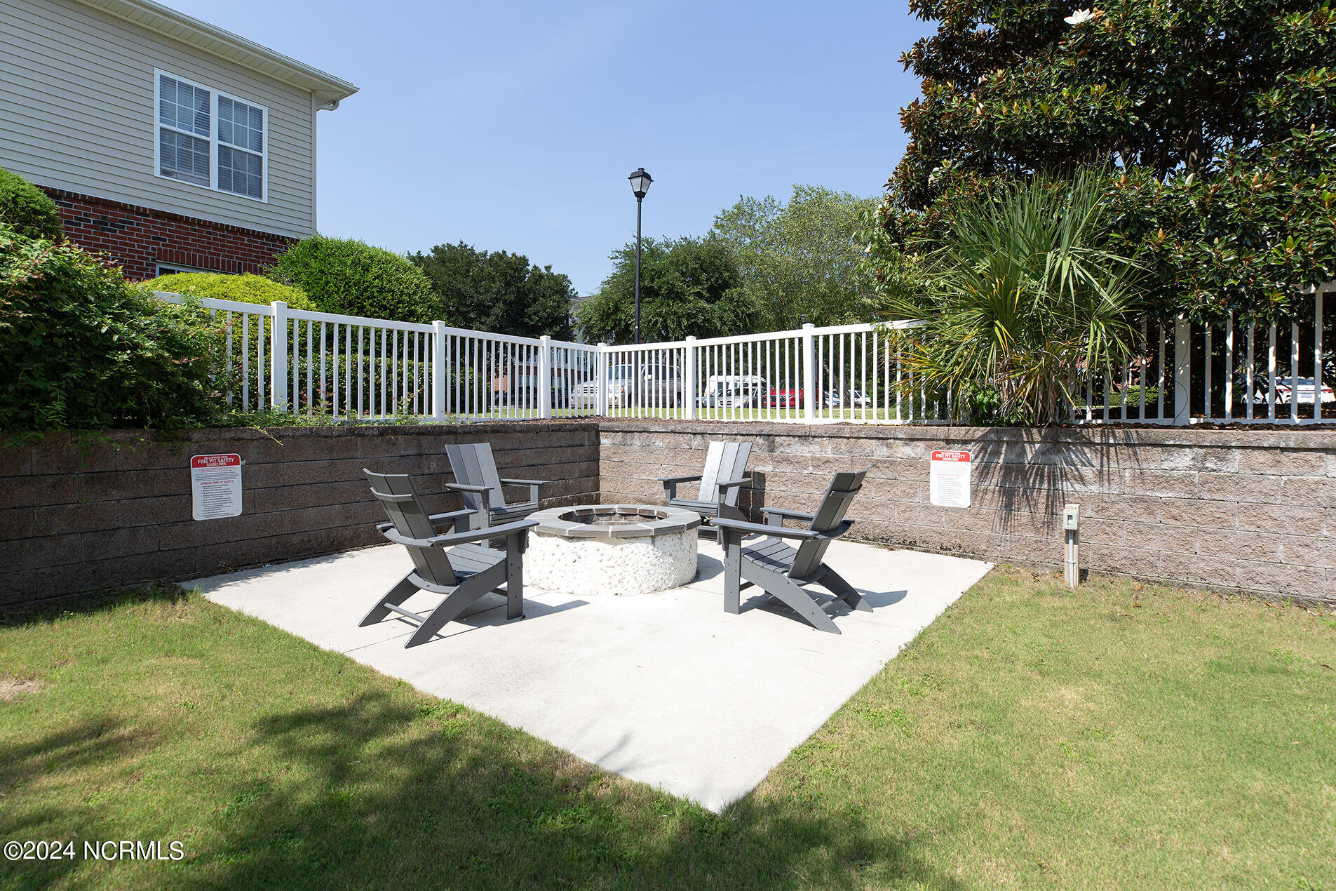 100463737 | Photo 33