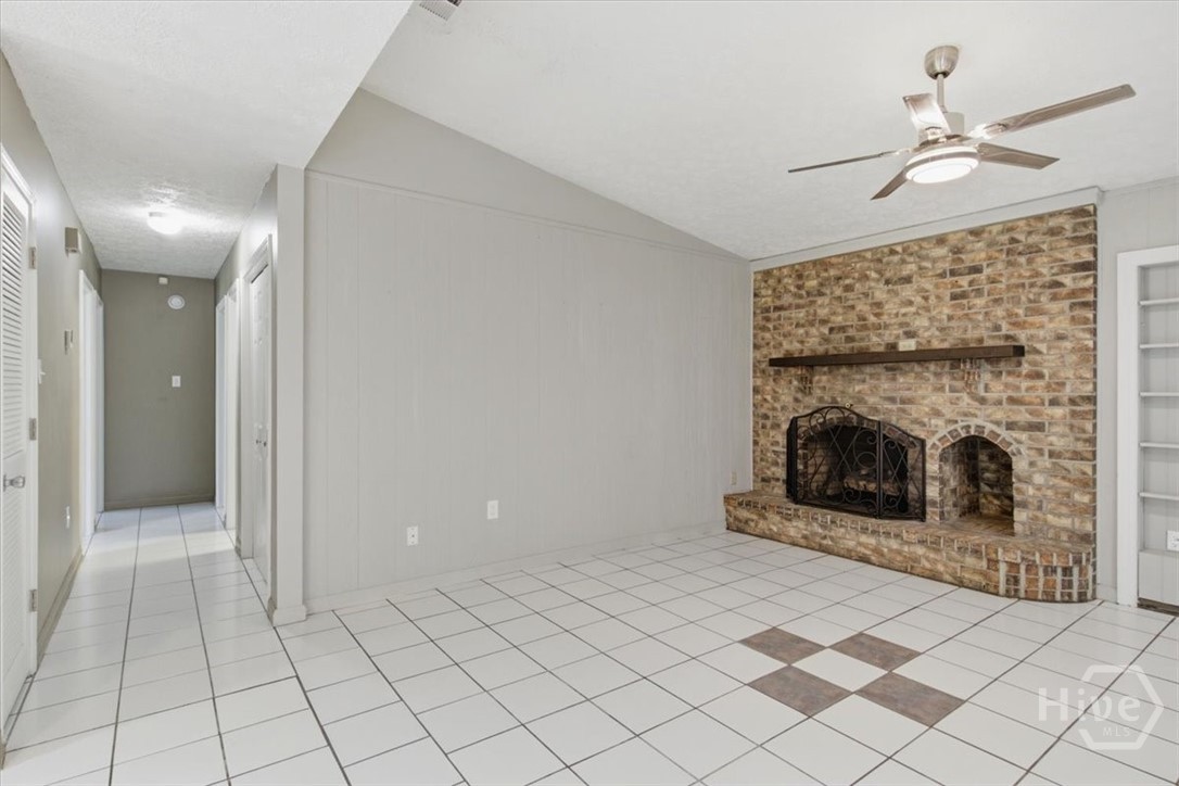 3rd image of 601 Leaning Oaks Dr, Savannah, GA 31410 | MLS# SA361757