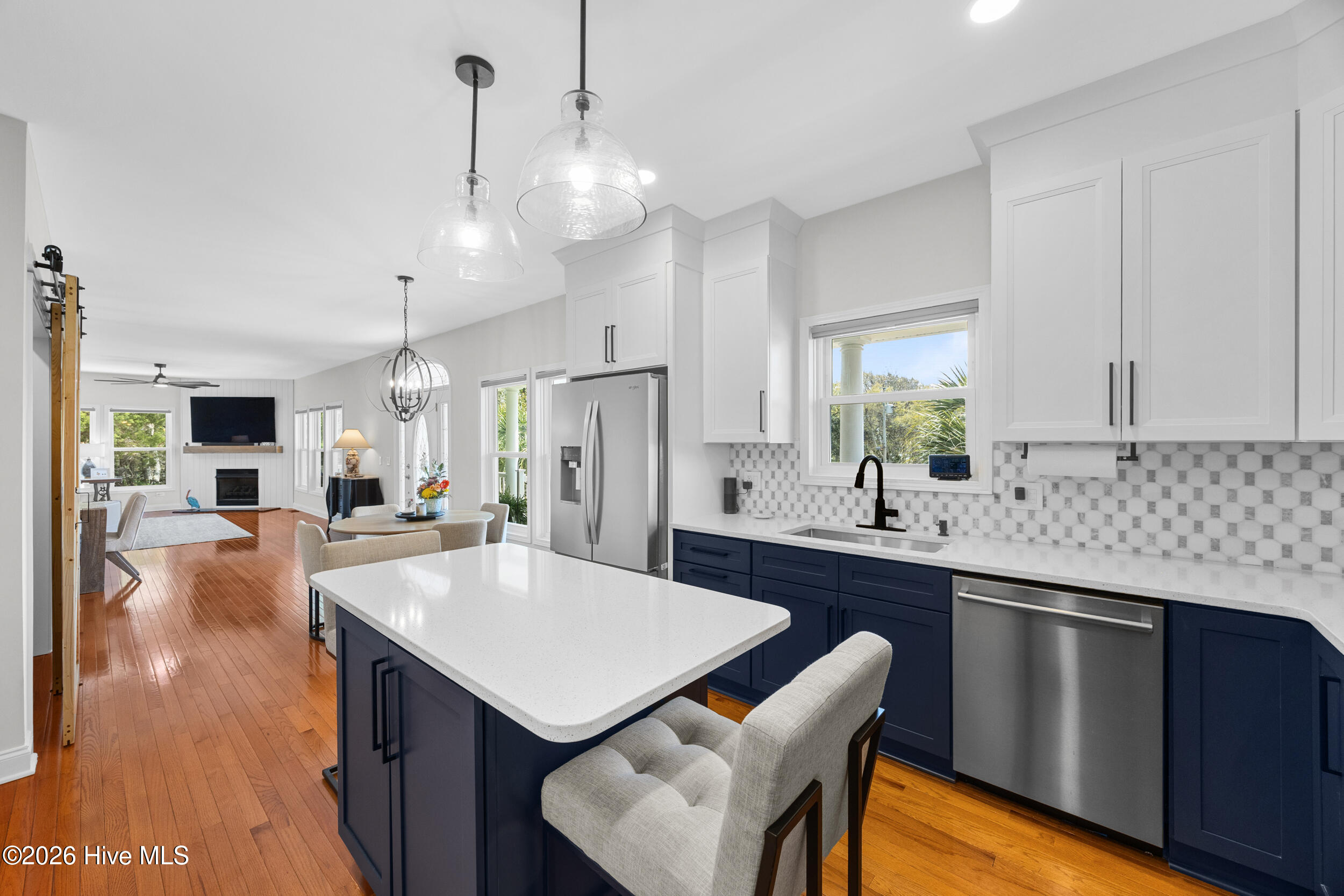 100567542 | Photo 18