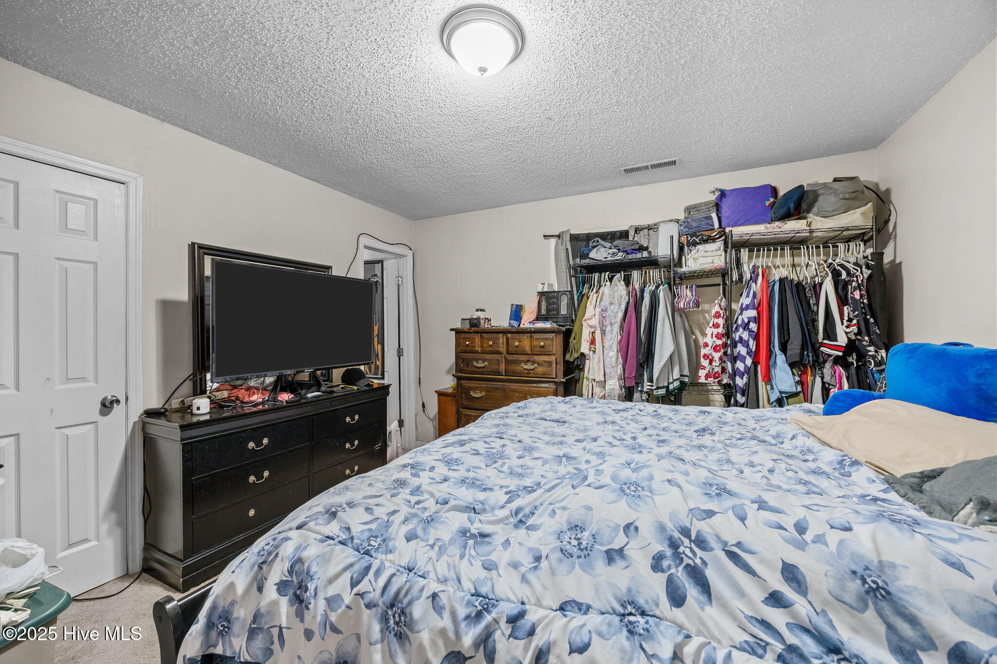 100545401 | Photo 26