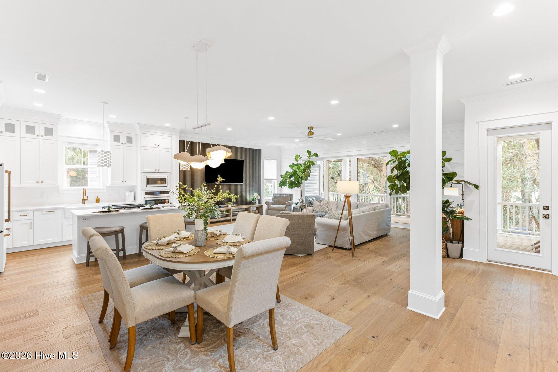 100554015 | Photo 11