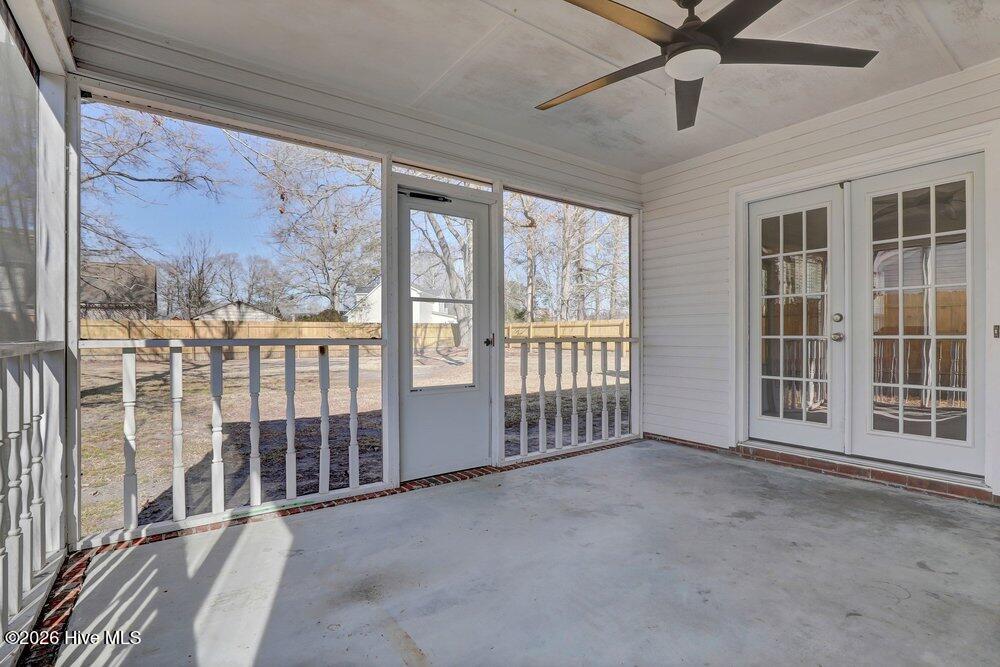 100557647 | Photo 22