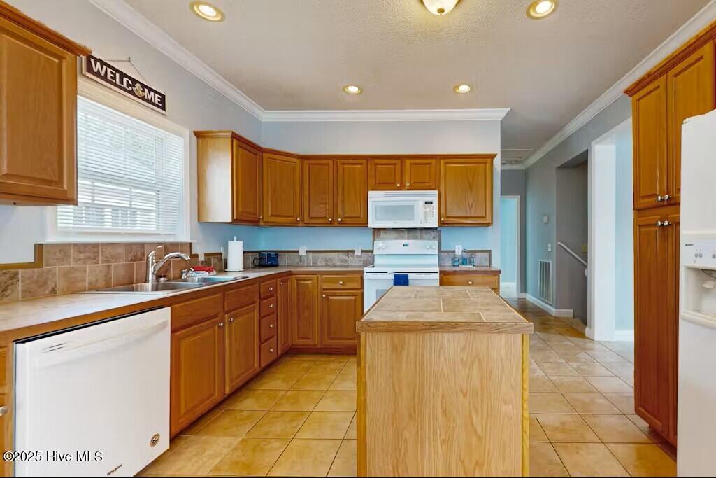 3498 Kitchen Area with Island