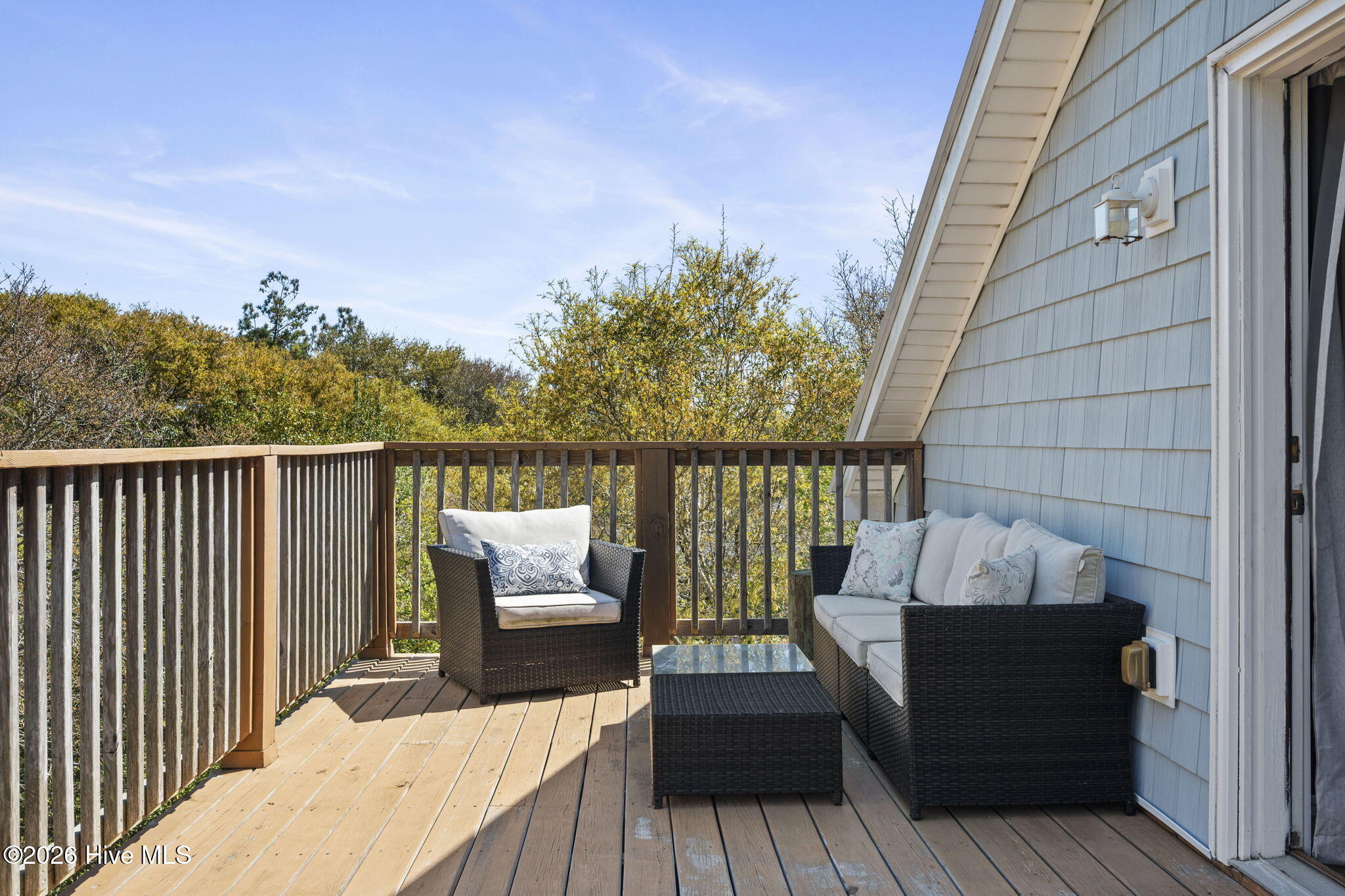 100565691 | Photo 36