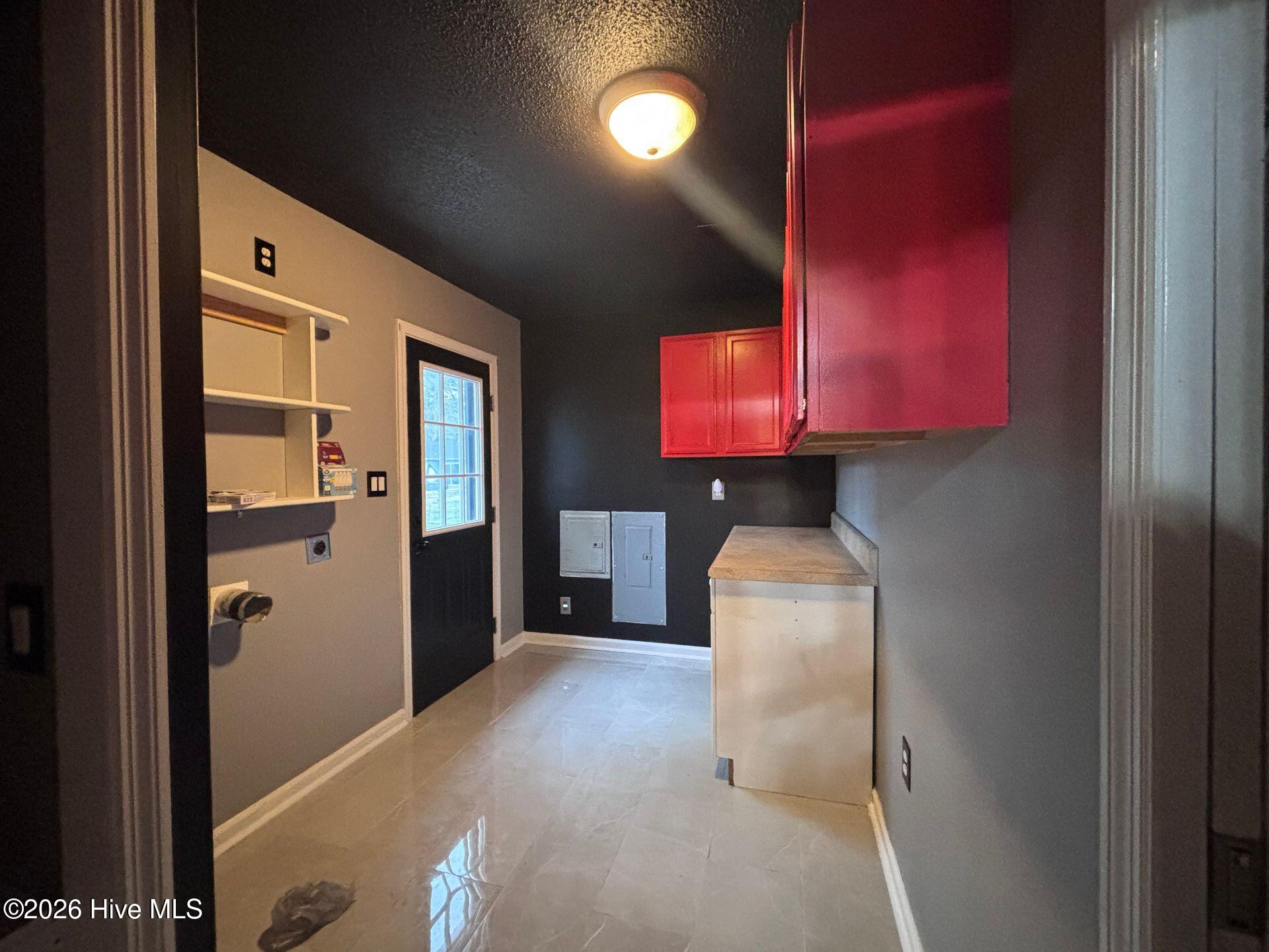 100555707 | Photo 11