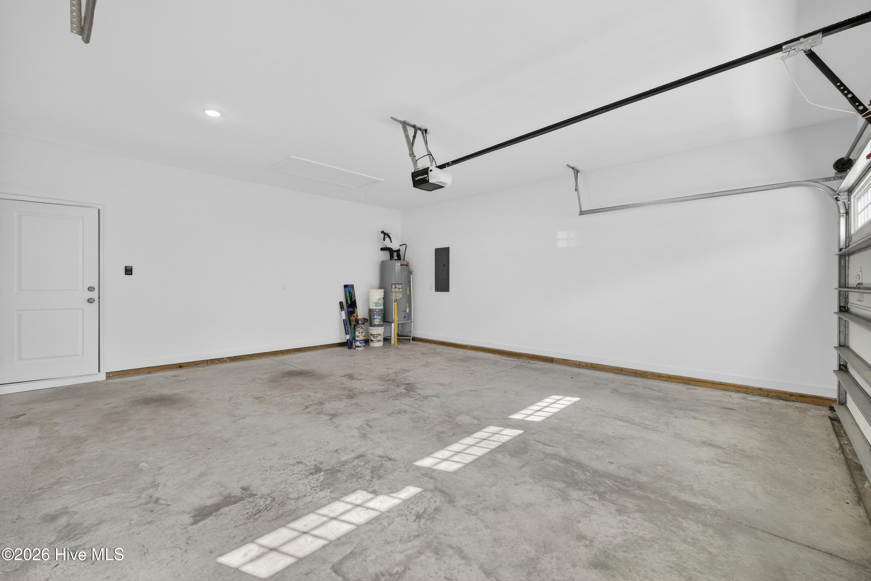 100552916 | Photo 41