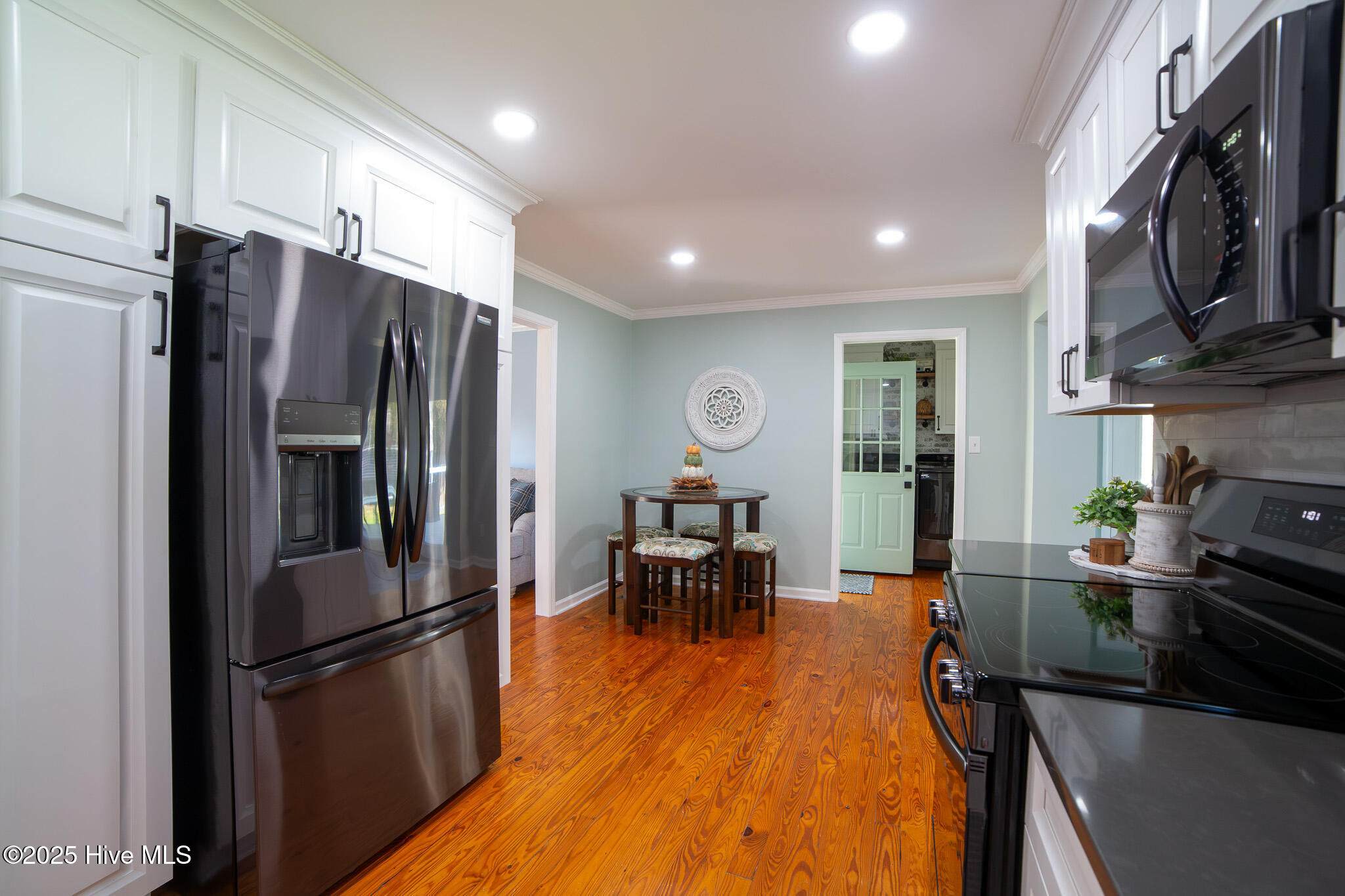 100542481 | Photo 27