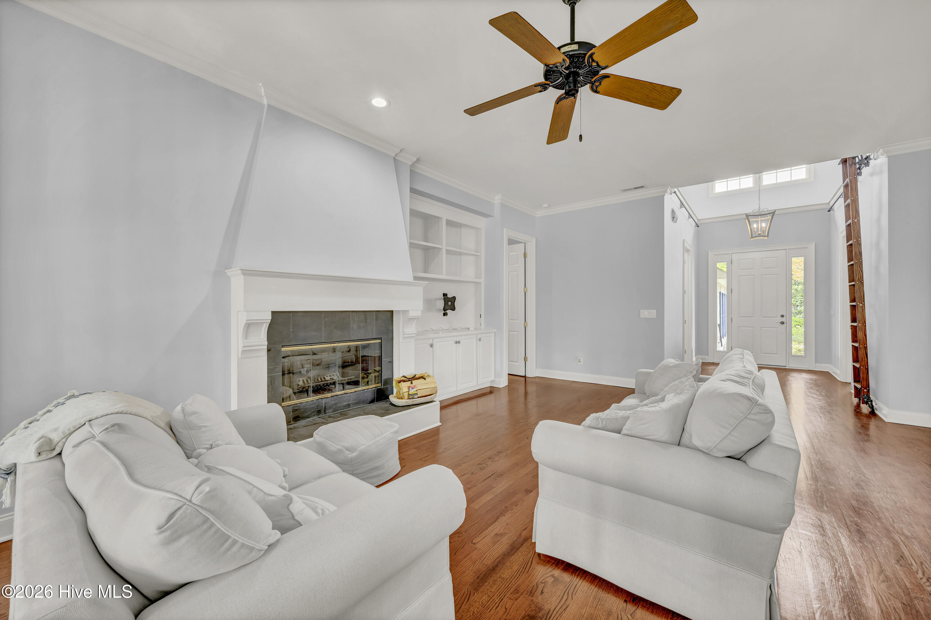 100565766 | Photo 14