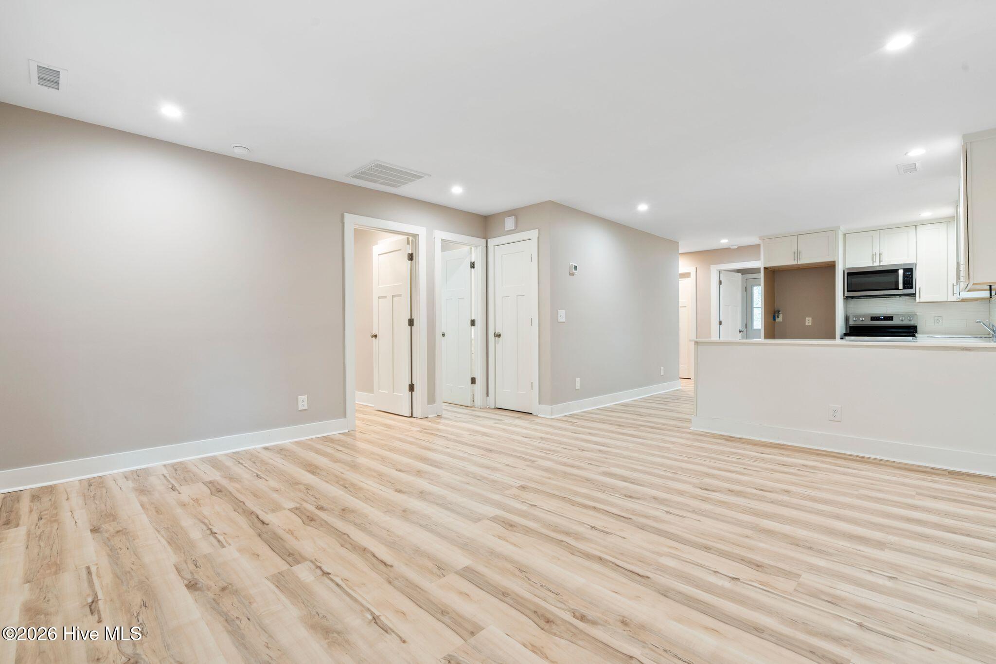 100554354 | Photo 15