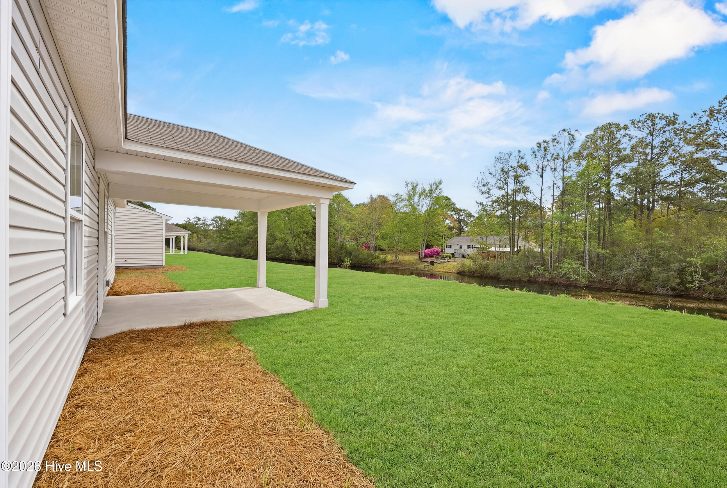 100567219 | Photo 21