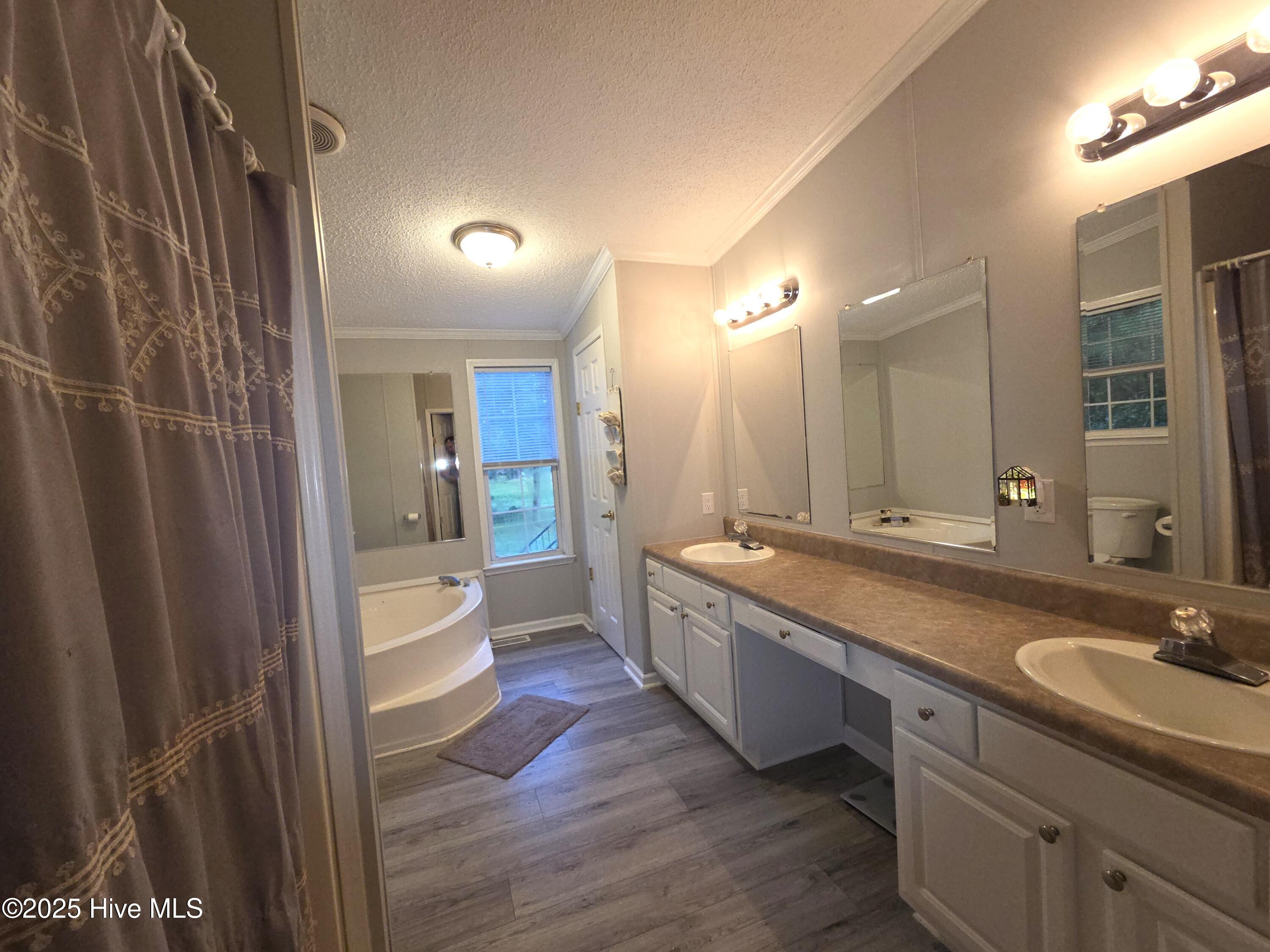 100528140 | Photo 27