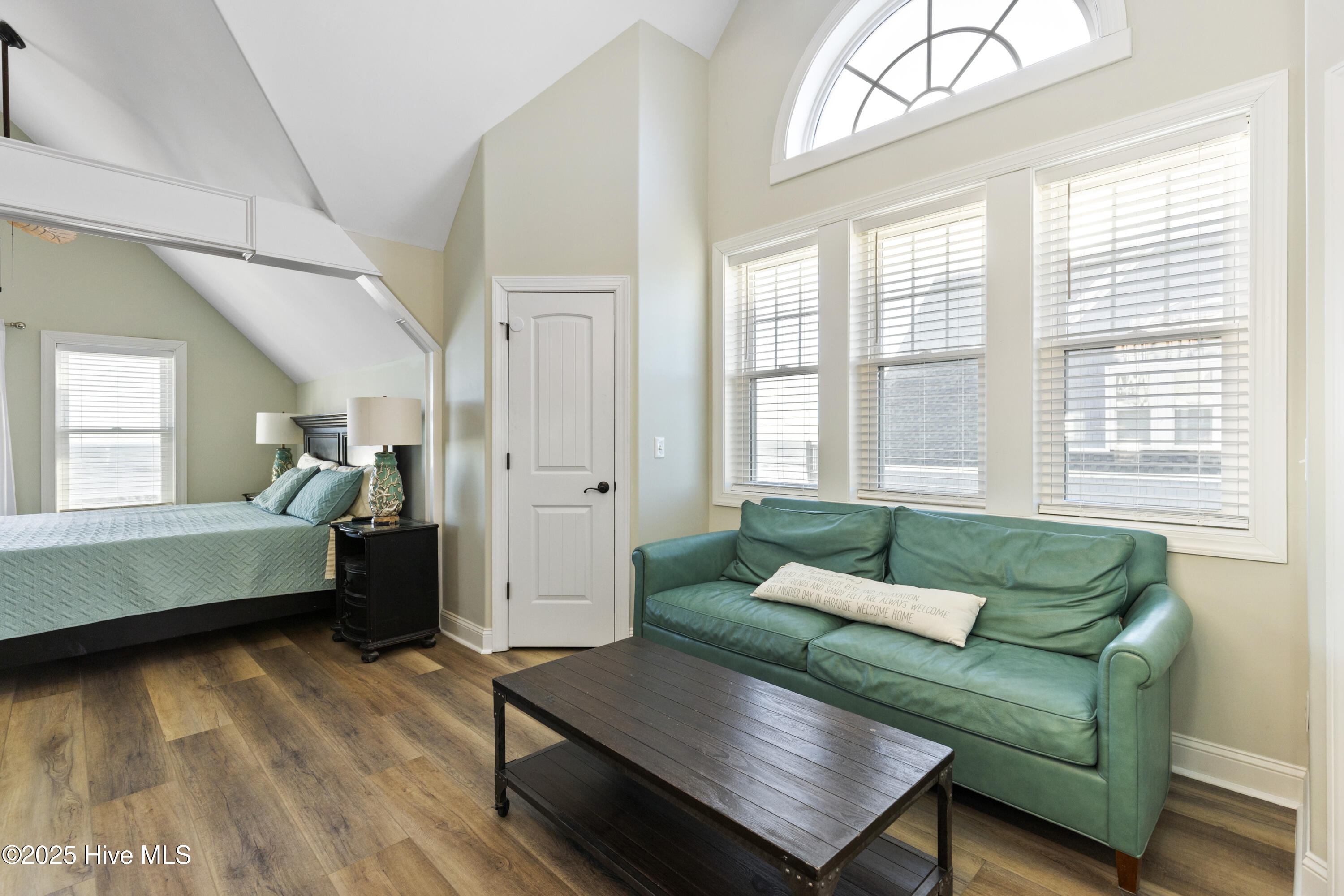 100546411 | Photo 37