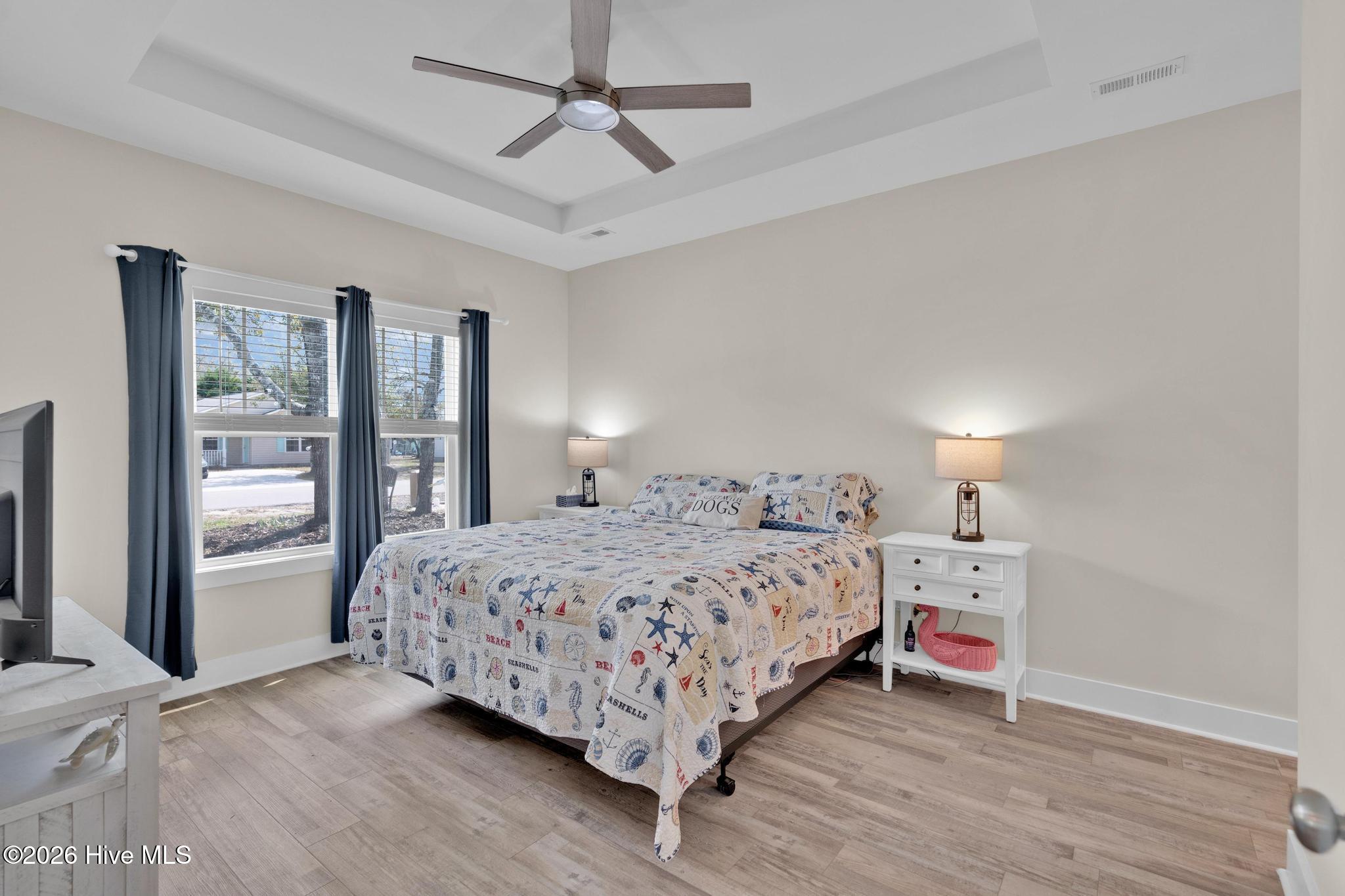 100564168 | Photo 16