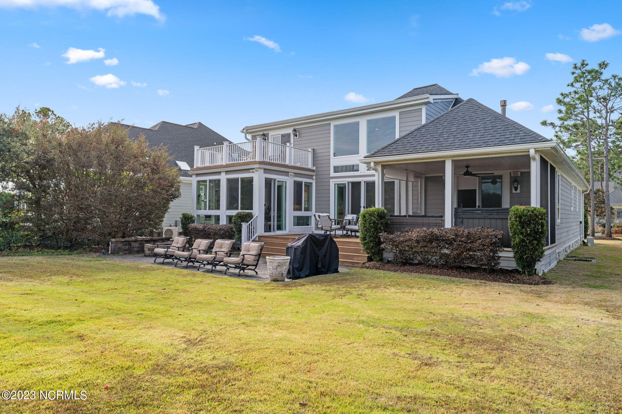 100568274 | Photo 15