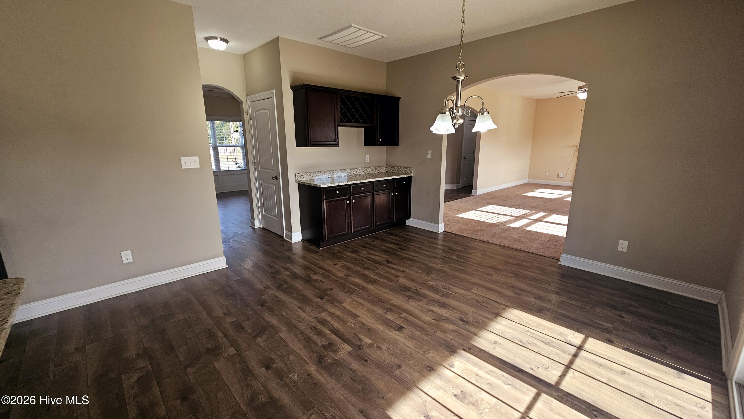 100549726 | Photo 33