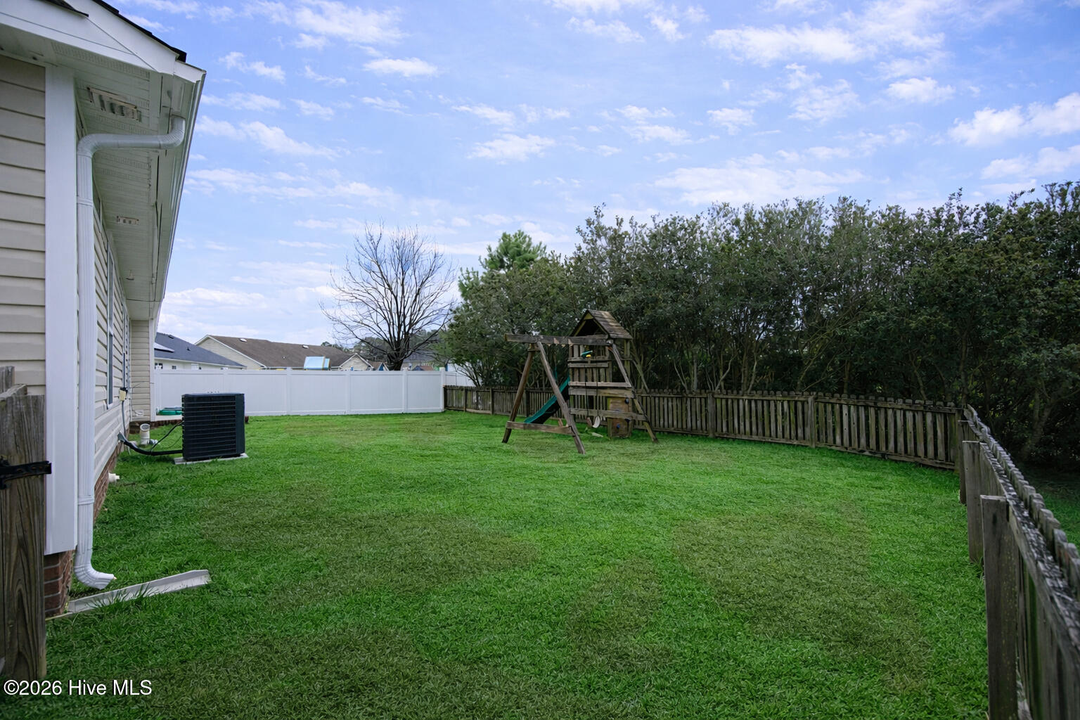 100562387 | Photo 38