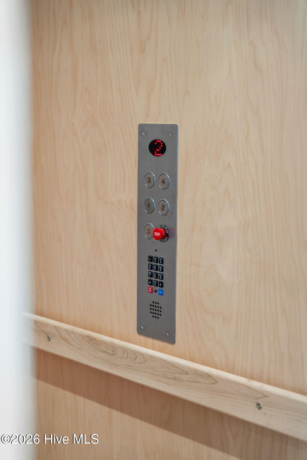 100553287 | Photo 49