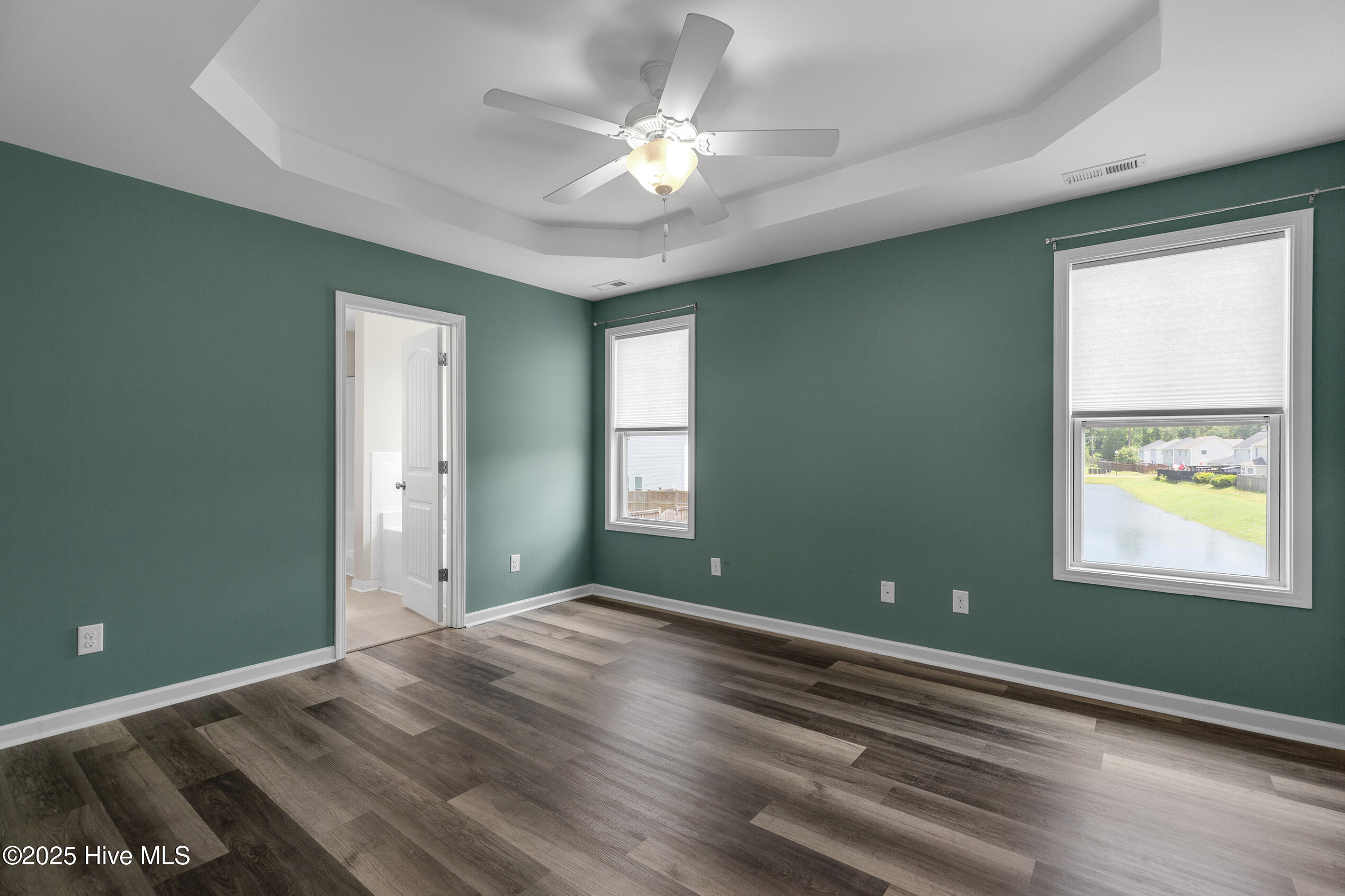 100547149 | Photo 18