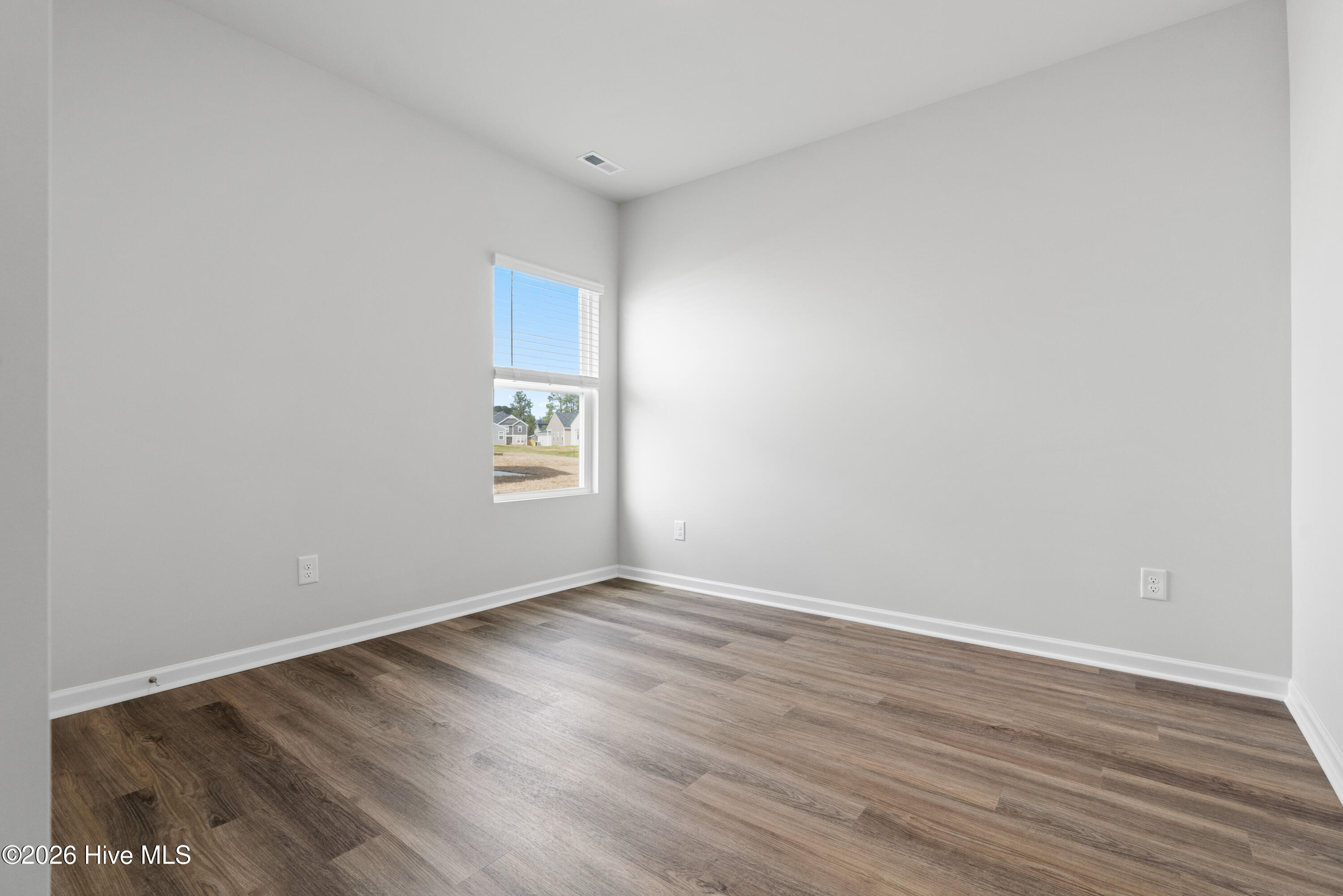 100534400 | Photo 31