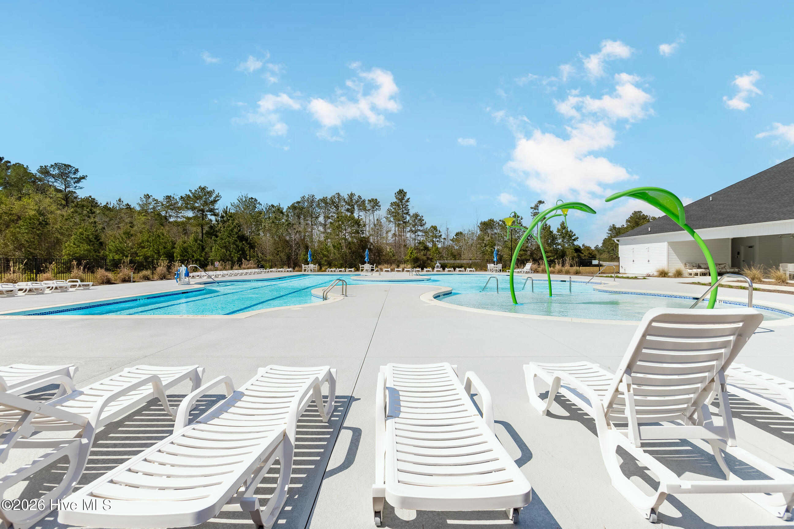 100564730 | Photo 41