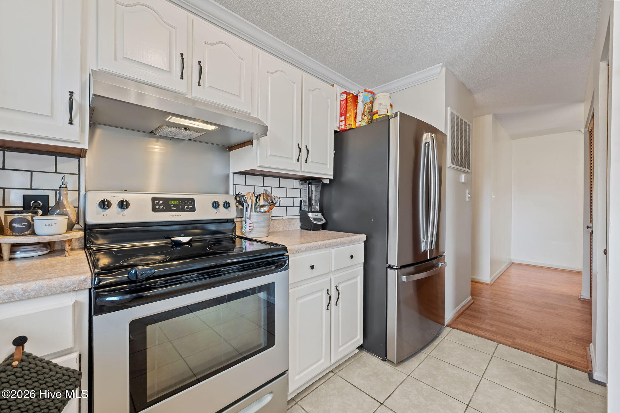 100559332 | Photo 13