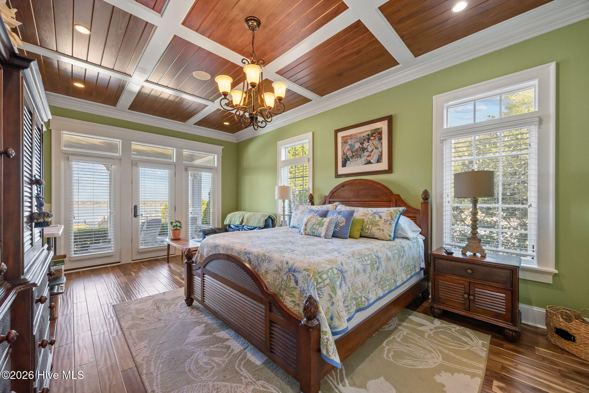 100564617 | Photo 33