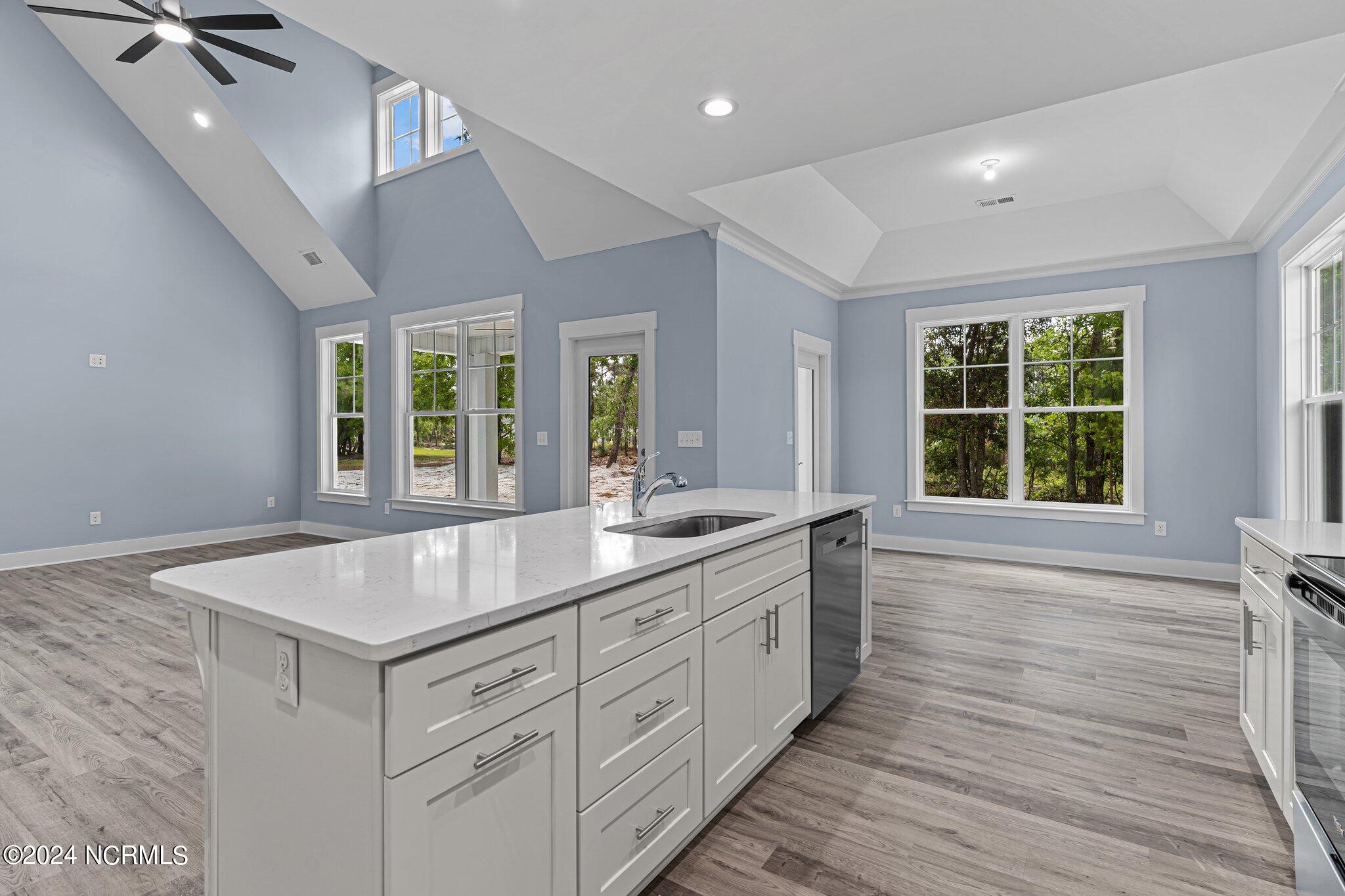 100531512 | Photo 18