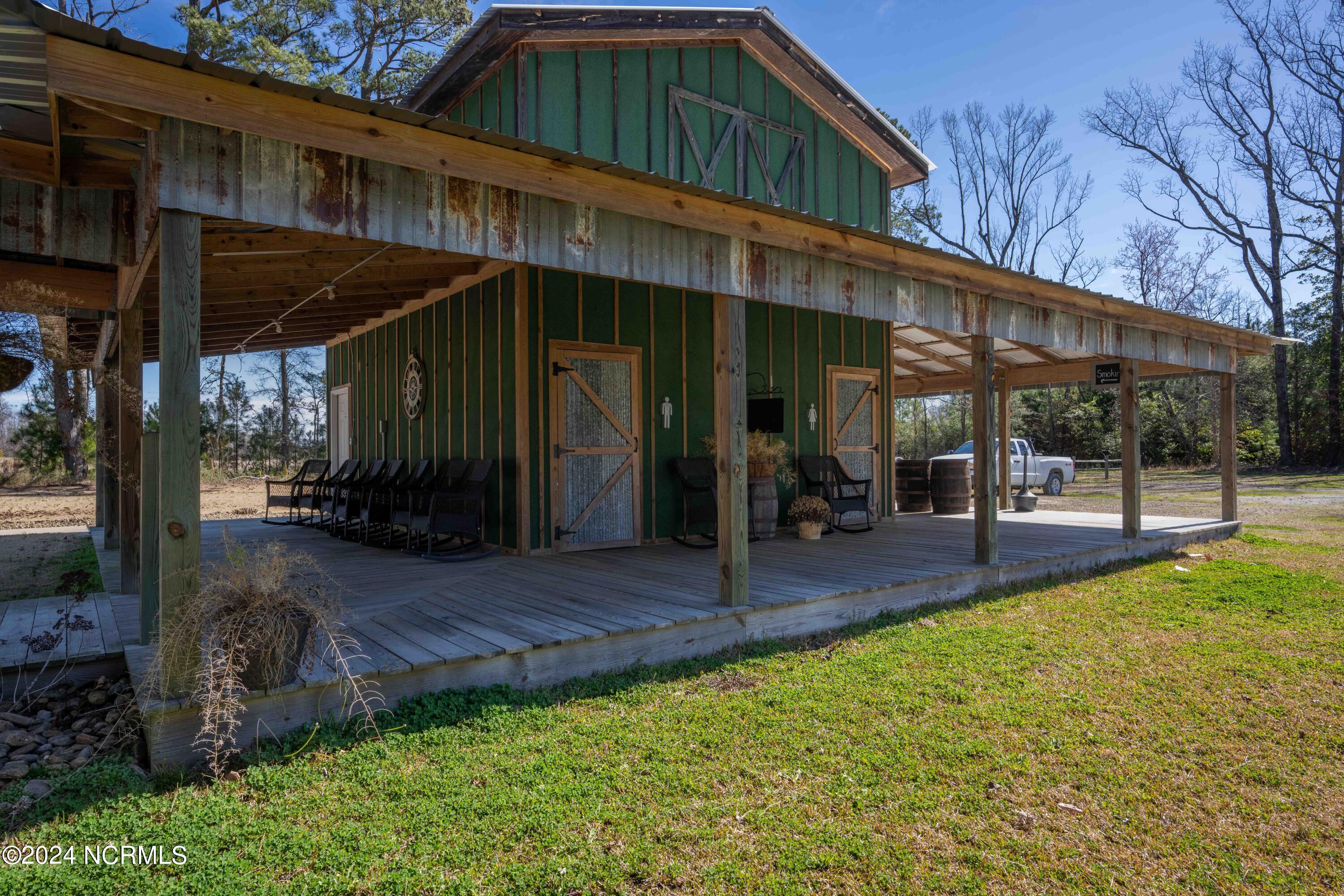 100545633 | Photo 74