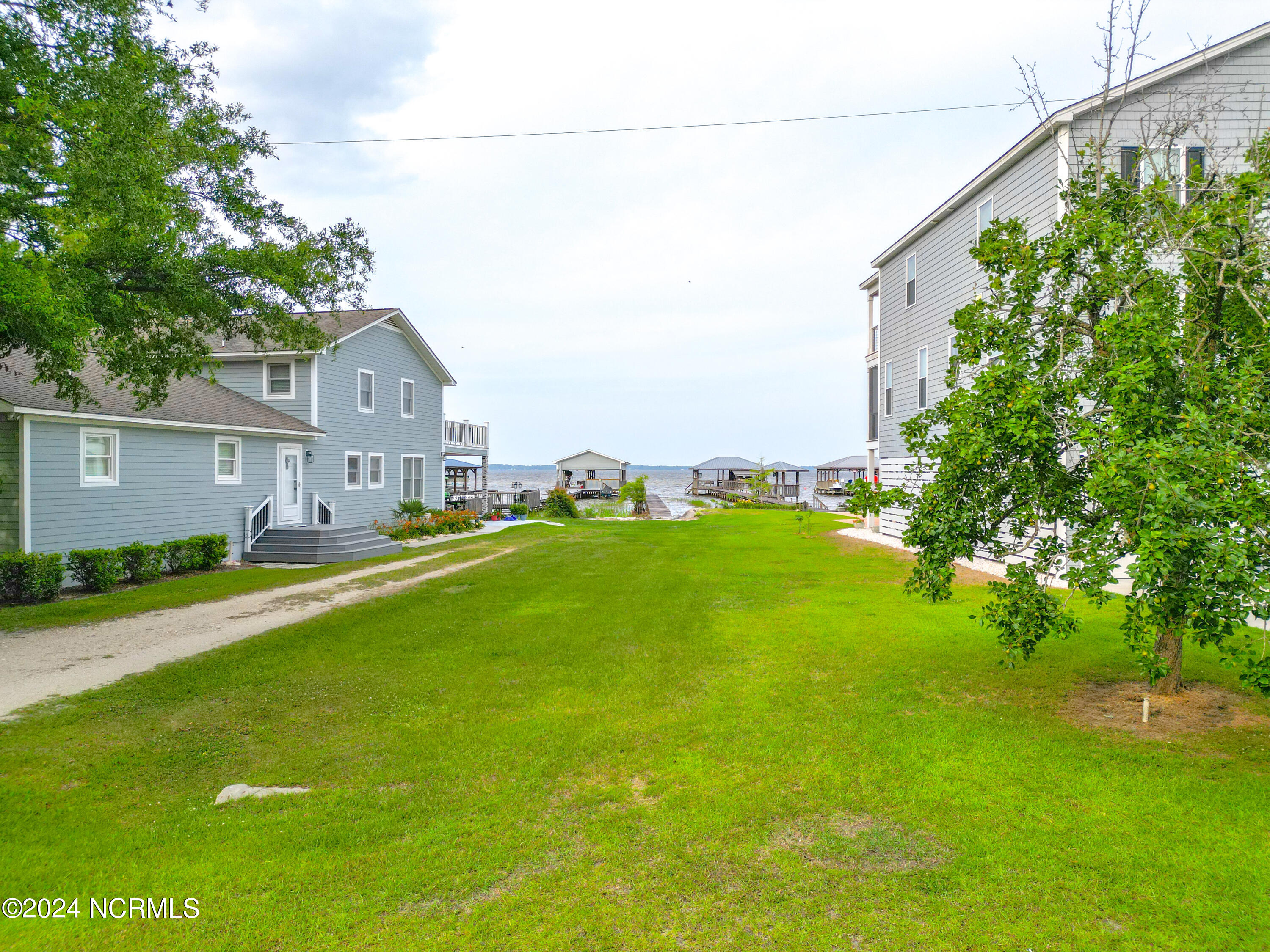 100558799 | Photo 48