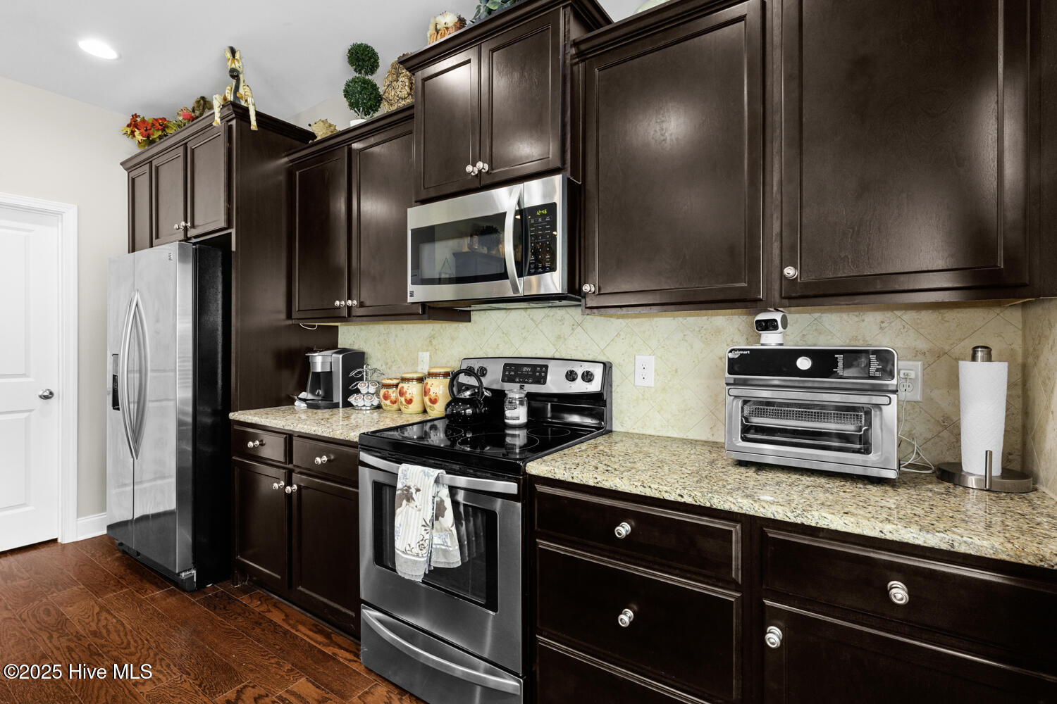 100501519 | Photo 12