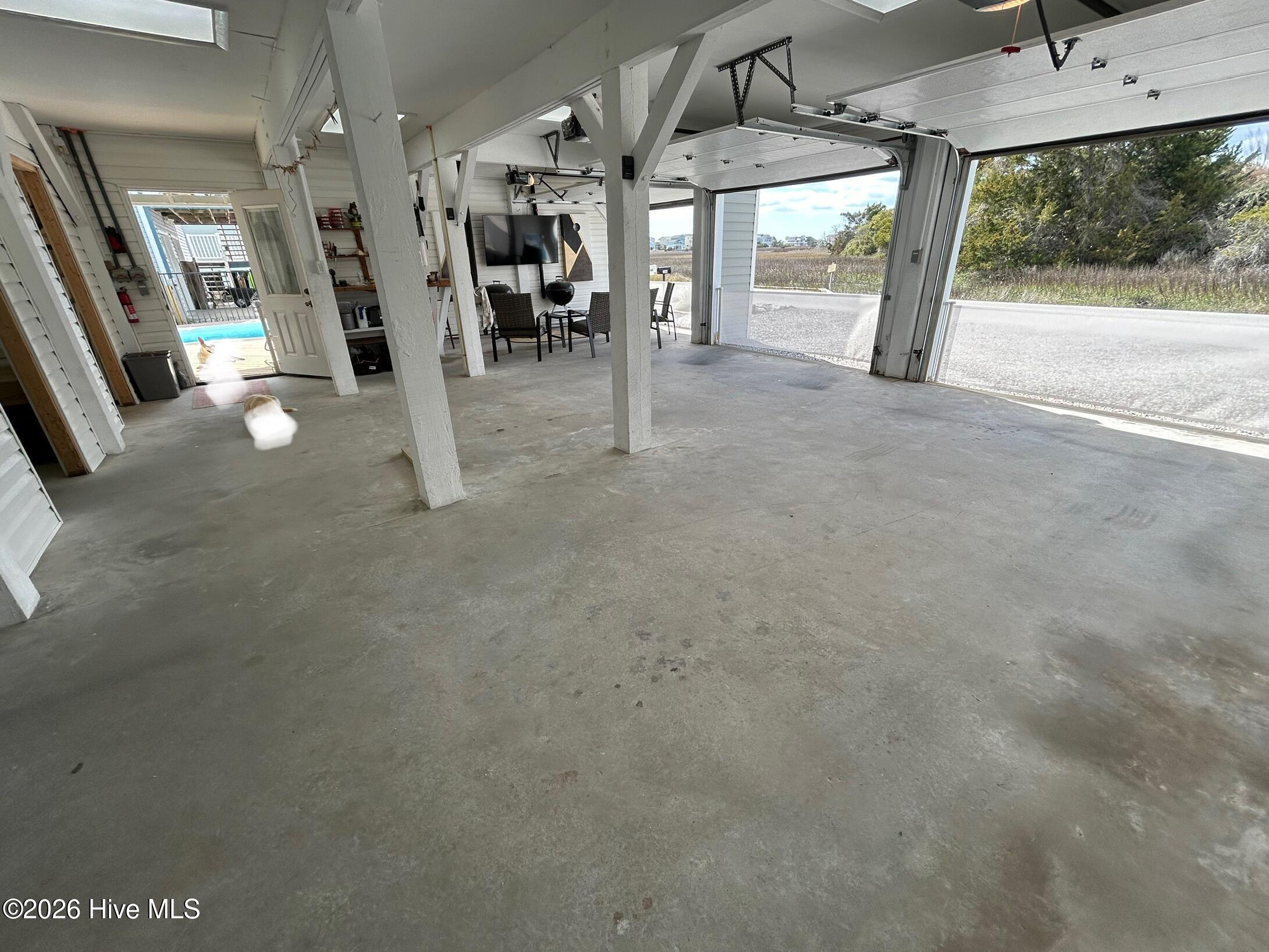 100553308 | Photo 35