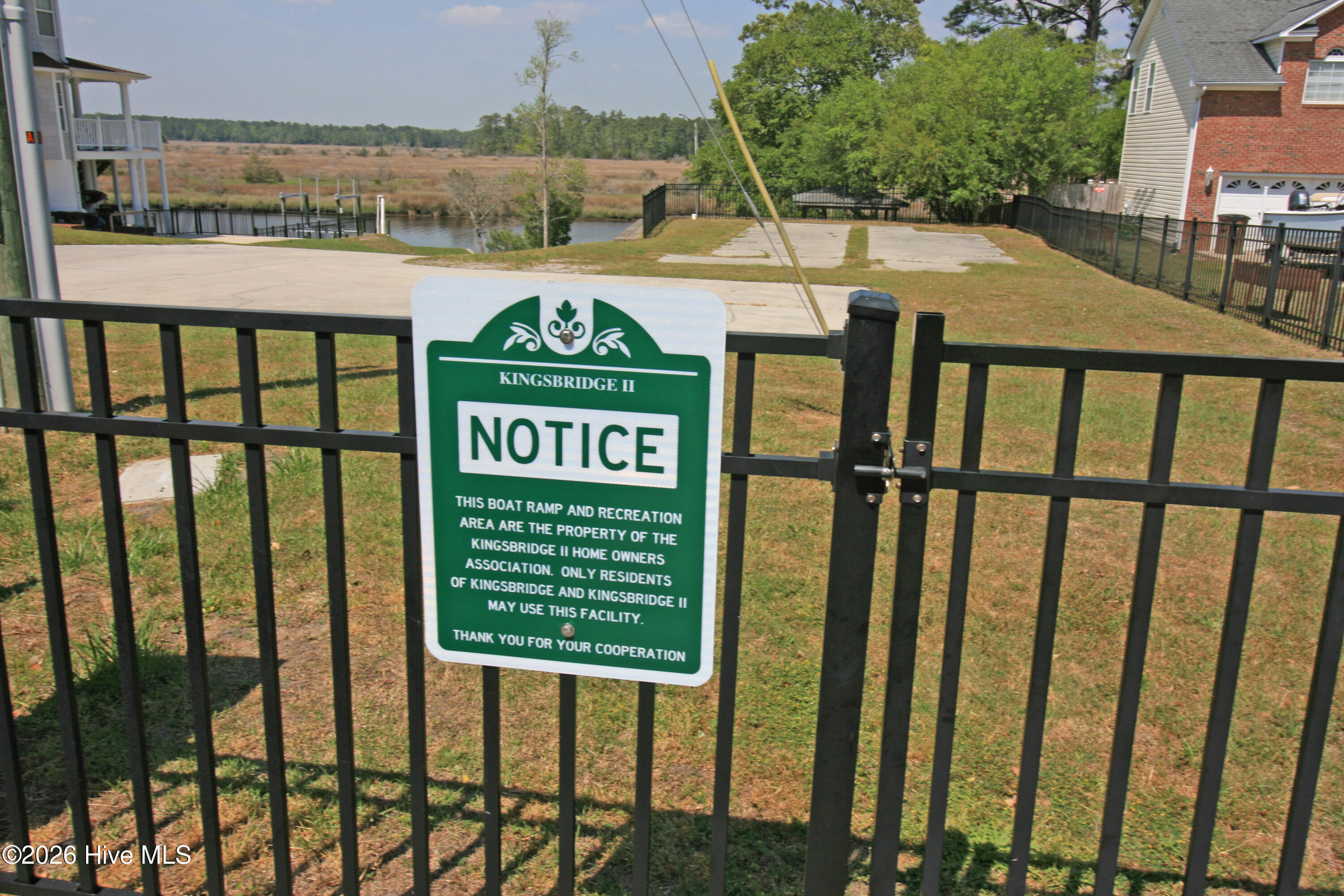 100572733 | Photo 24