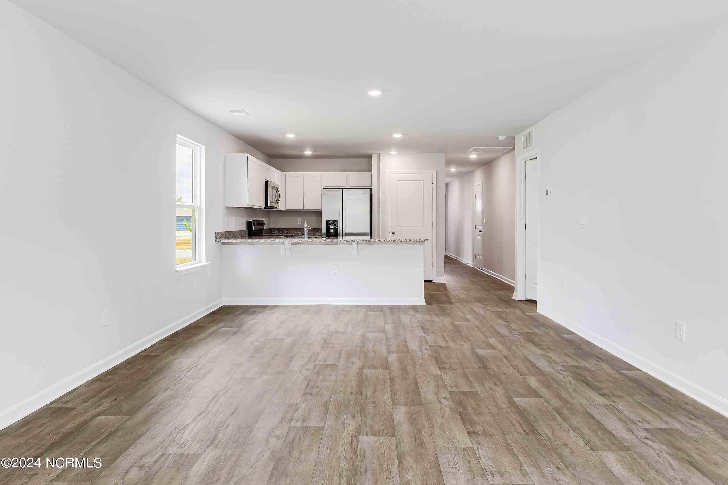 100533667 | Photo 18