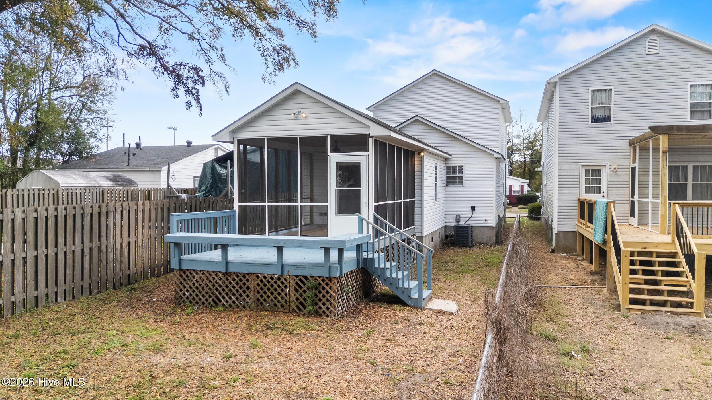 100558916 | Photo 39