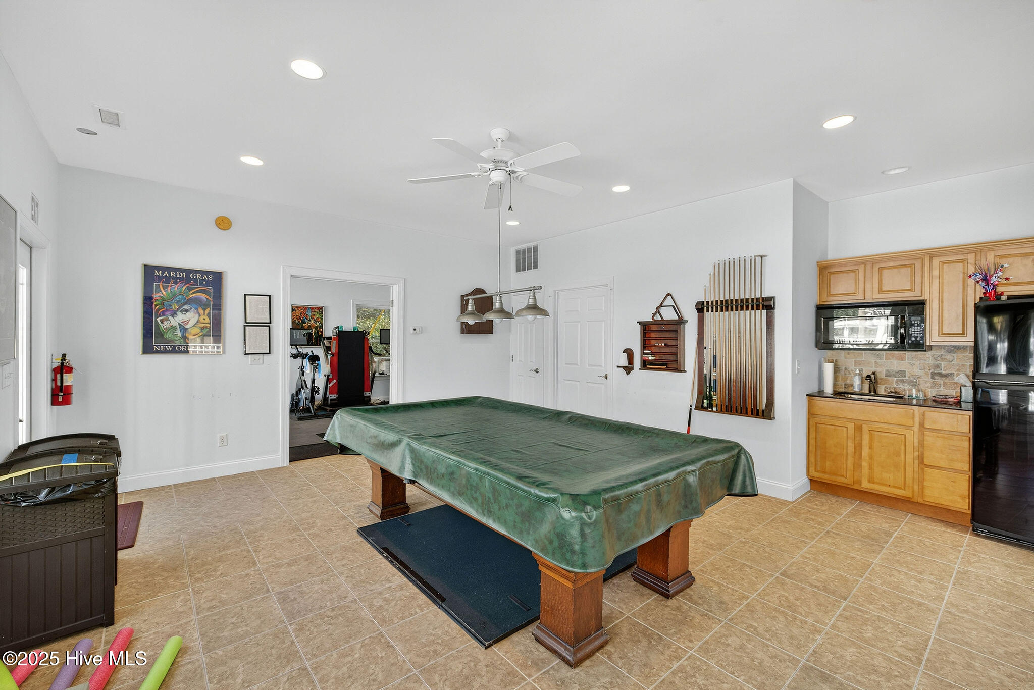 100533834 | Photo 57